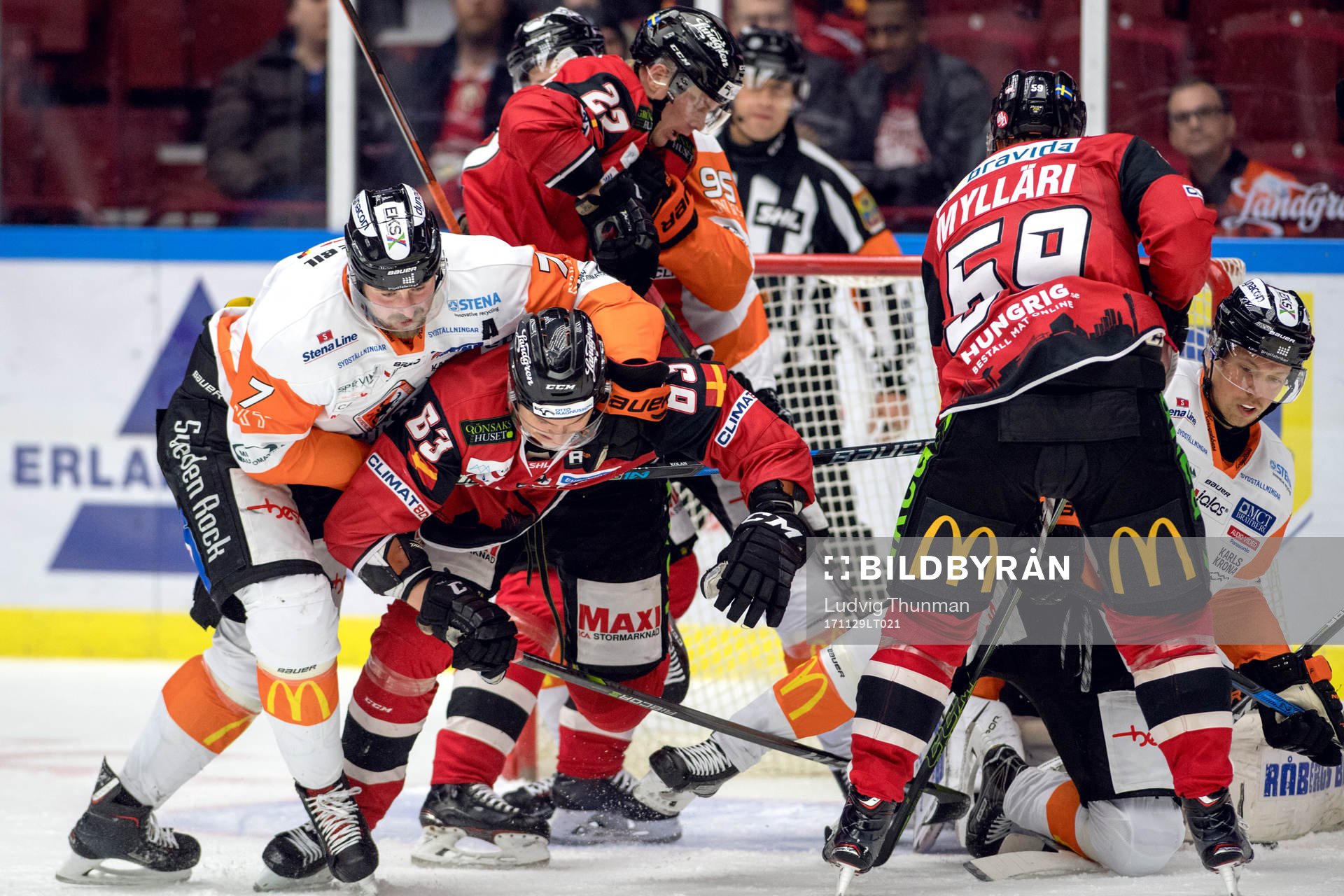 Karlskronas Mattias Karlsson och Malmö Redhawks Fredrik