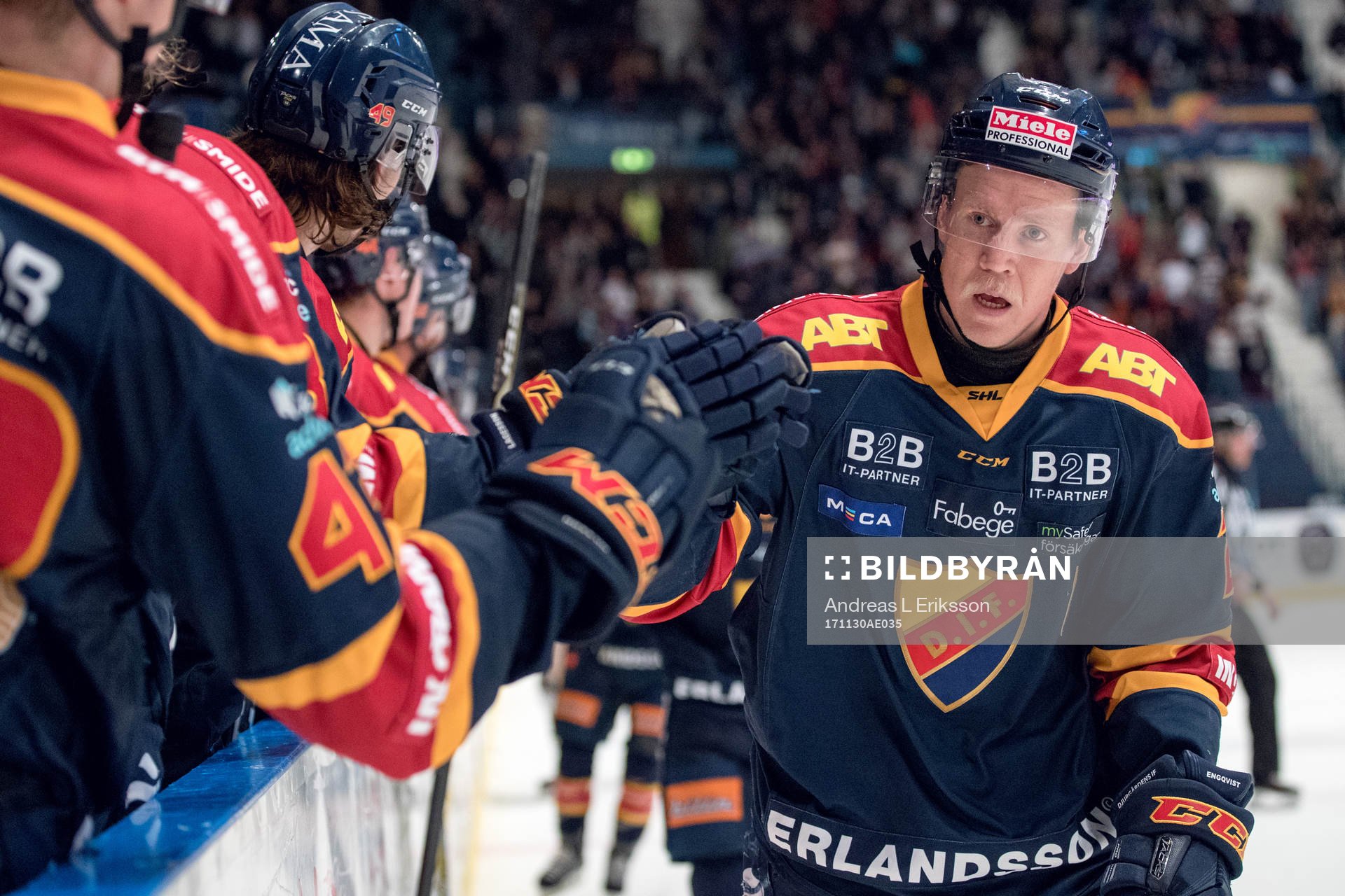 Djurgårdens Andreas Engqvist jublar med lagkamrater