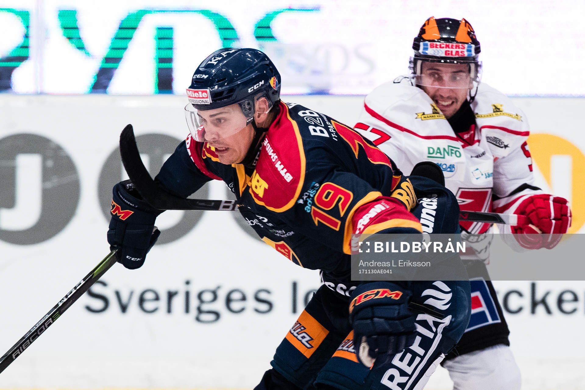 Djurgårdens Rene Bourque och Örebros Daine Todd