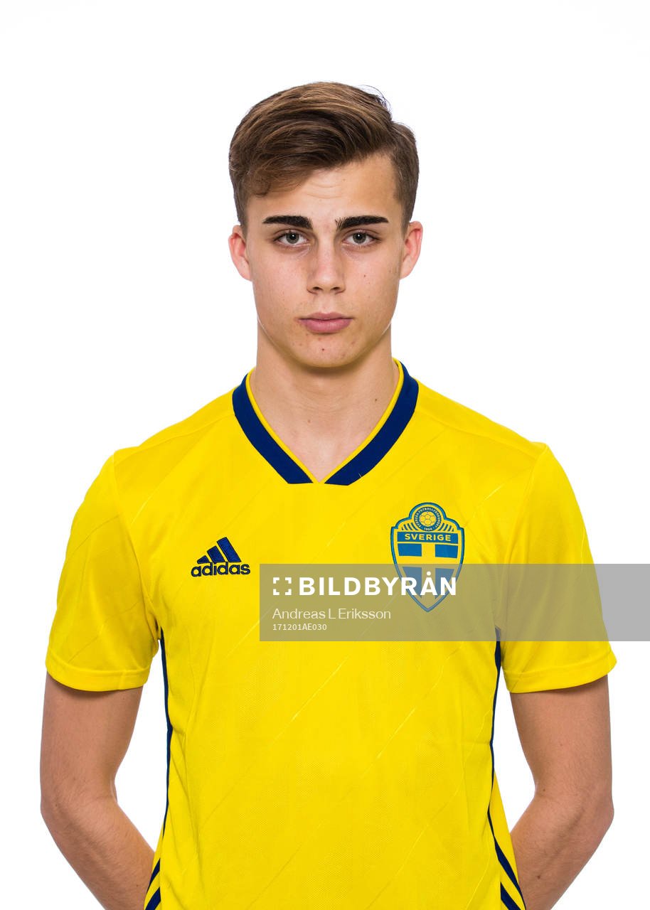 Isac Larsson i P16/01-landslaget