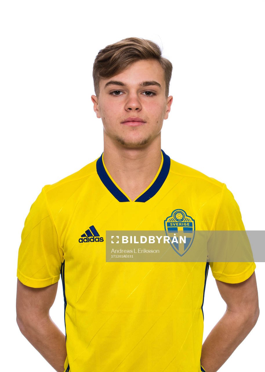 Julian Larsson i P16/01-landslaget