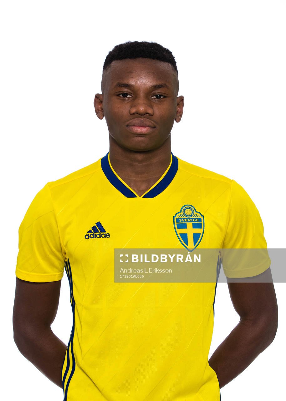 Sylvin Mulumba Kayembe Ilolo i P16/01-landslaget poserar för ett porträtt den 1 december 2017 i Stockholm. 