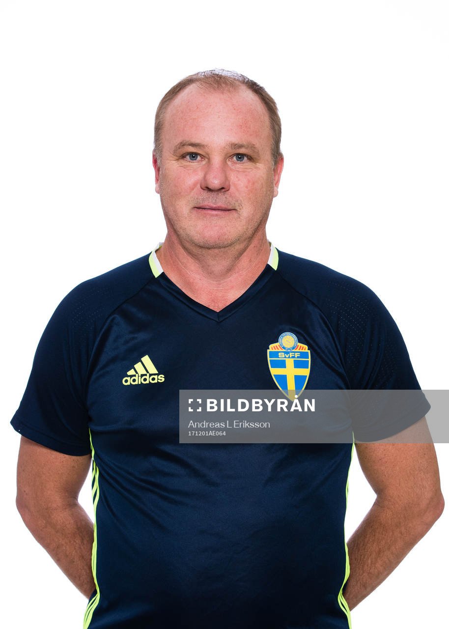 Roger Franzén, förbundskapten, i P16/01-landslaget