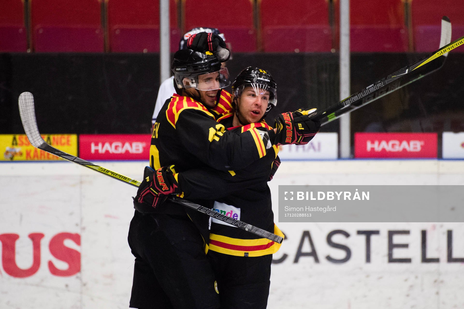 Brynäs Jesper Jensen och Kevin Clark jublar
