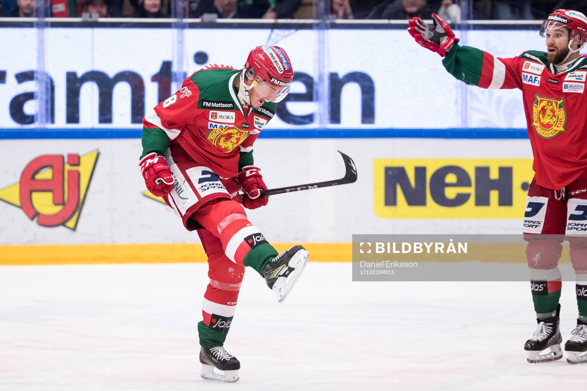Moras Robin Johansson jublar