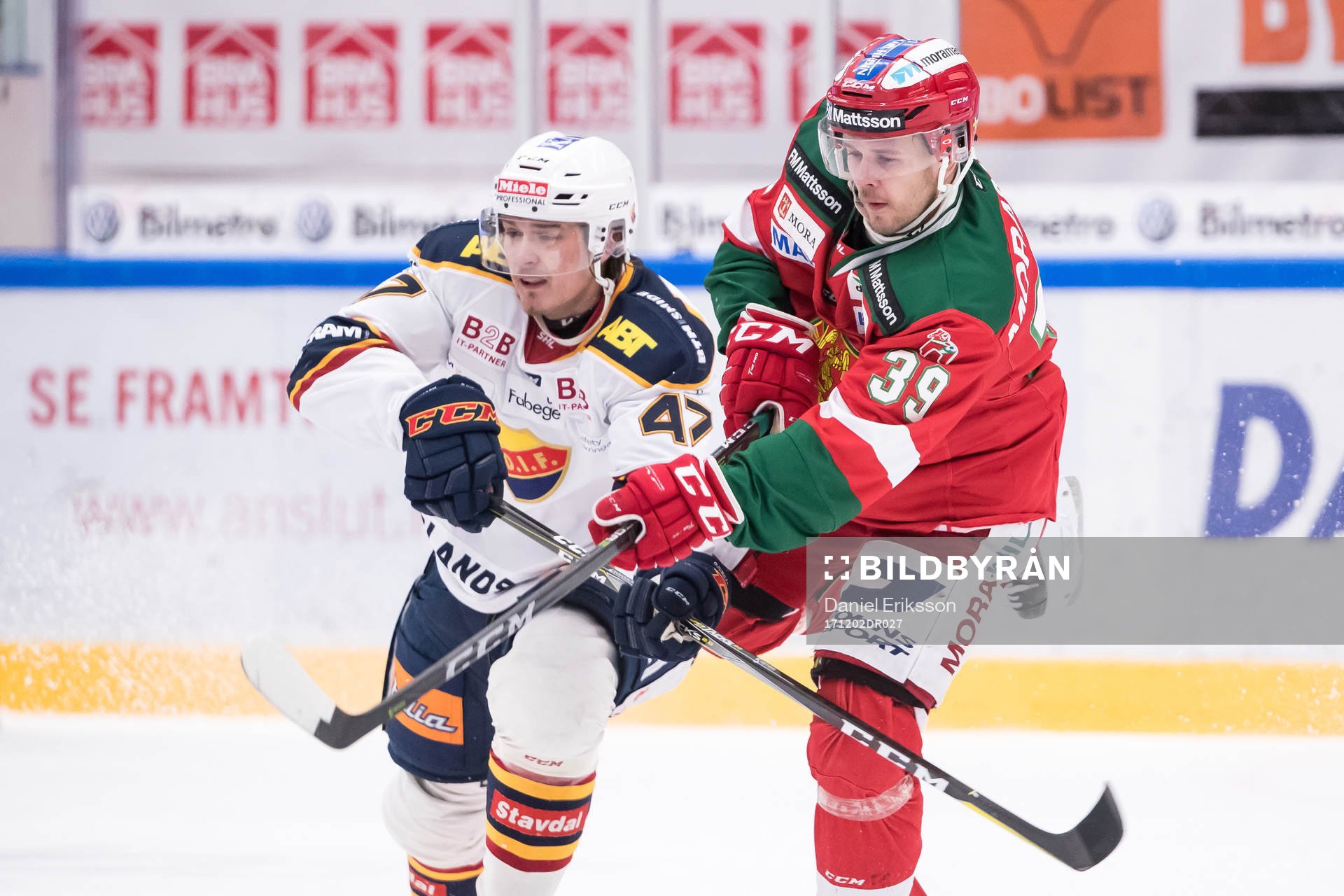 Djurgårdens Linus Johansson och Moras Jacob Nilsson  i