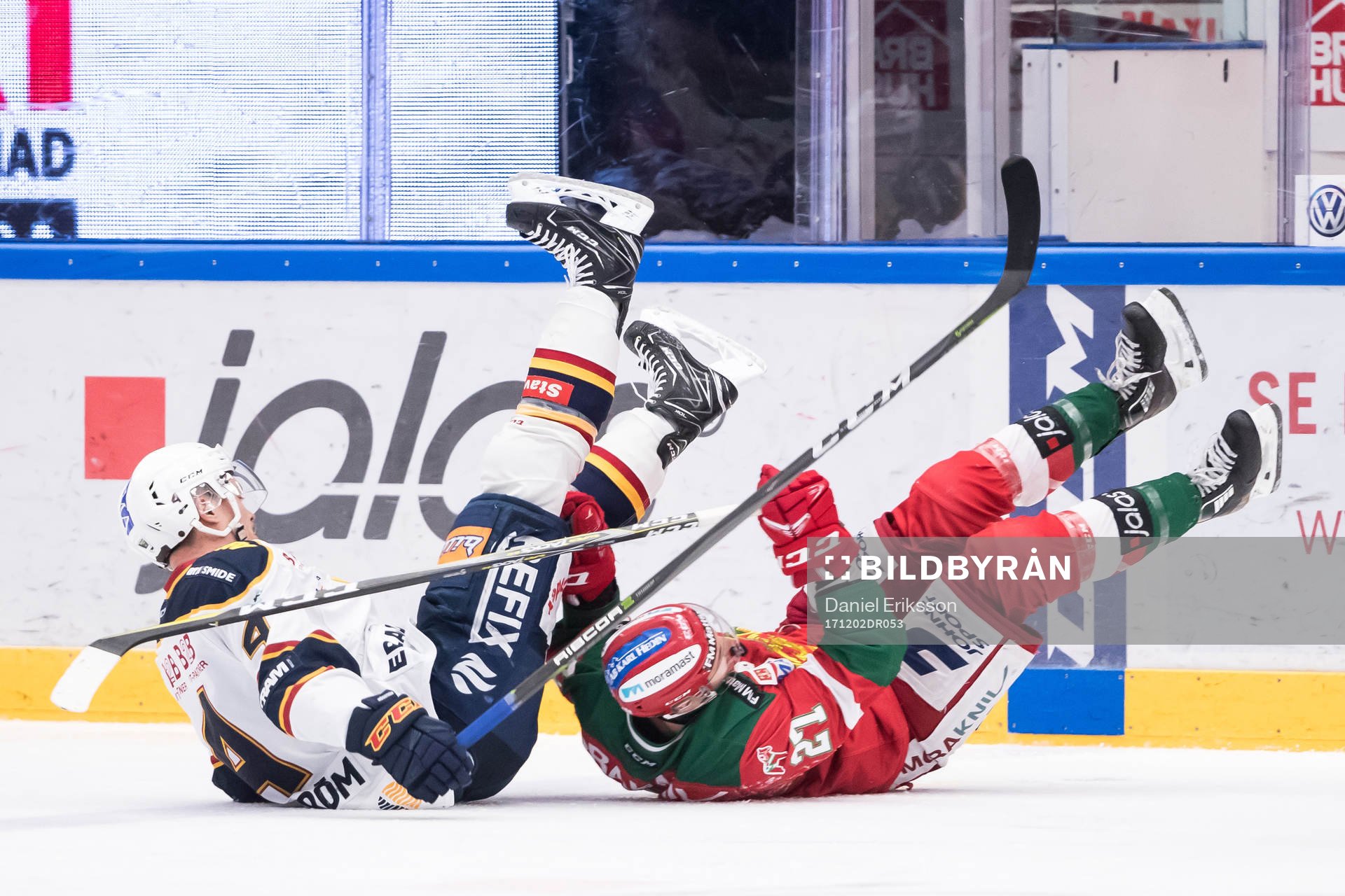 Djurgårdens Marcus Högström och Moras Matt Bailey  i