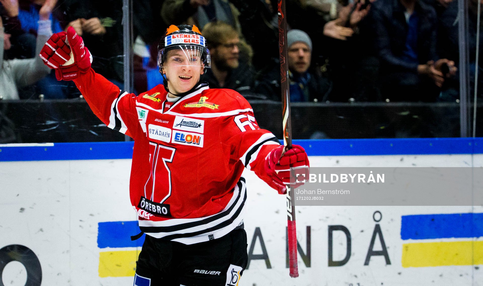 Örebros Sakari Manninen gör 1-0 och jublar
