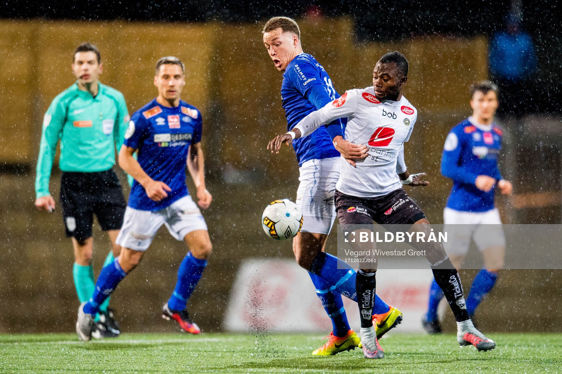 Michael Karlsen of Ranheim and Gilbert Koomson of Sogndal