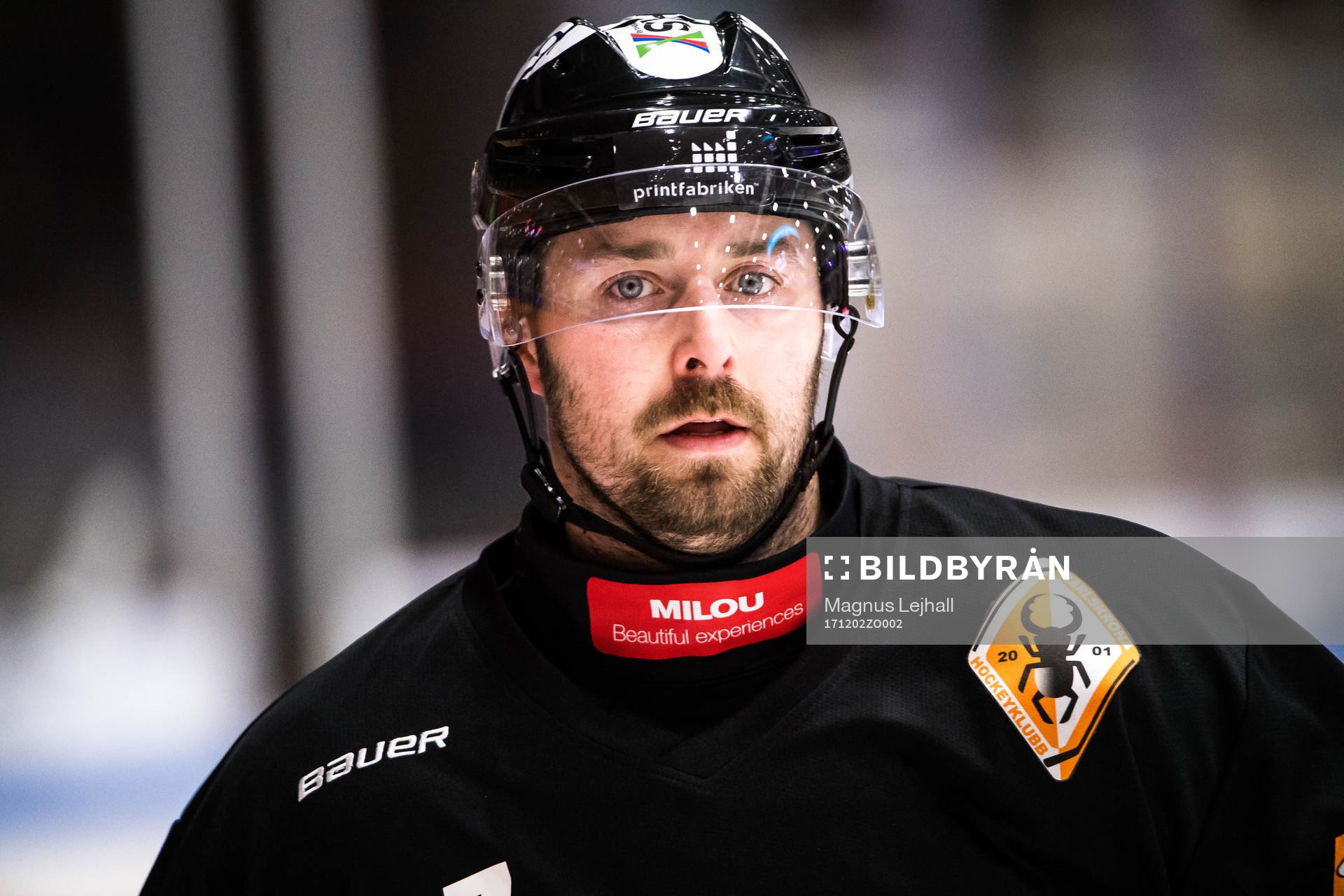 Karlskronas Mattias Karlsson  innan ishockeymatchen i SHL