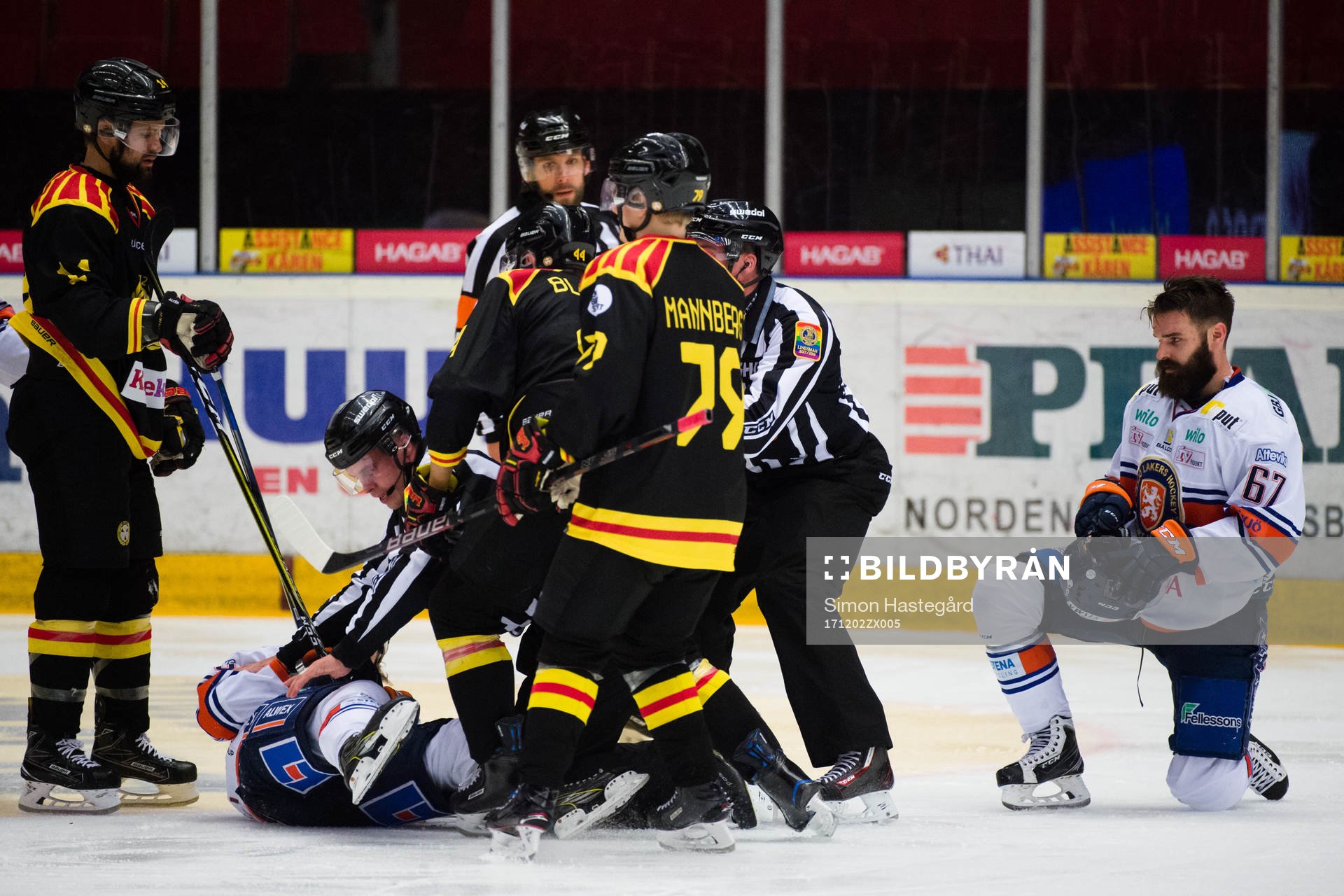 Brynäs Jacob Blomqvist och Växjös Linus Fröberg får