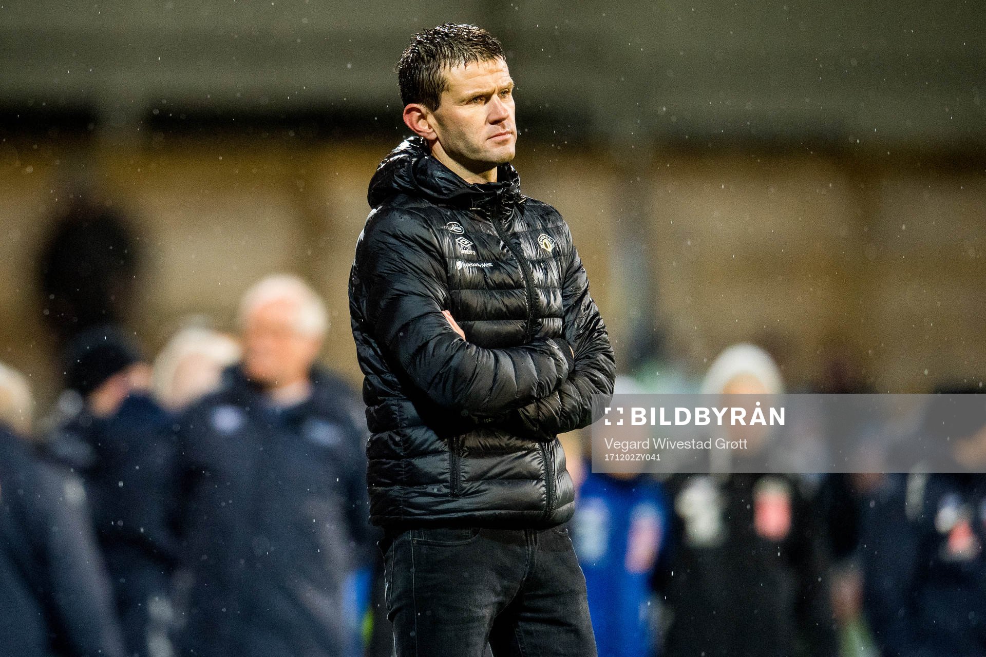 Eirik Bakke, head coach of Sogndal, follows the penalty