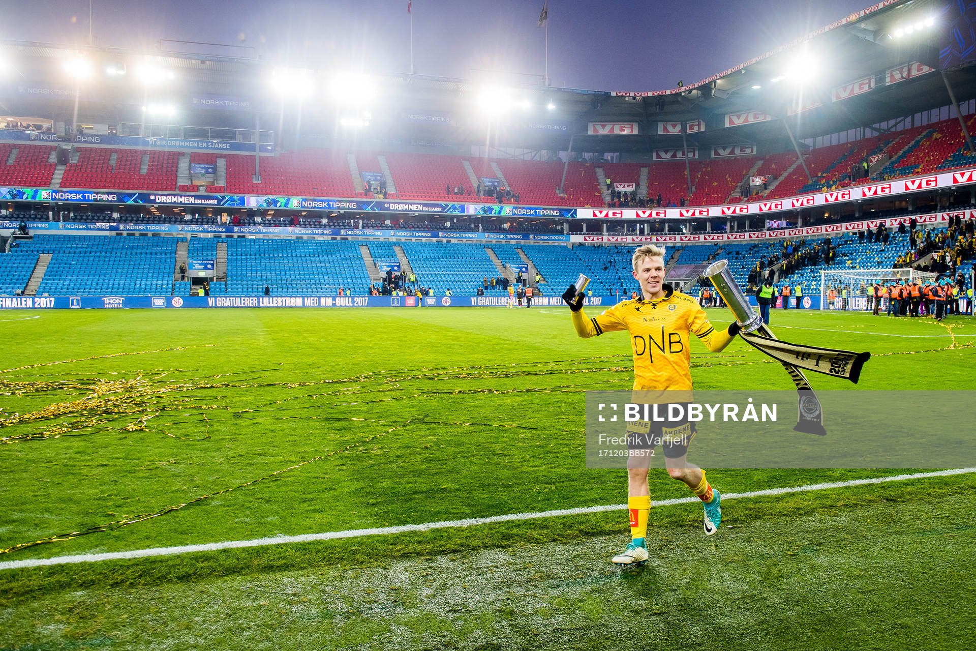 Erling Knudtzon of Lillestrøm celebrates