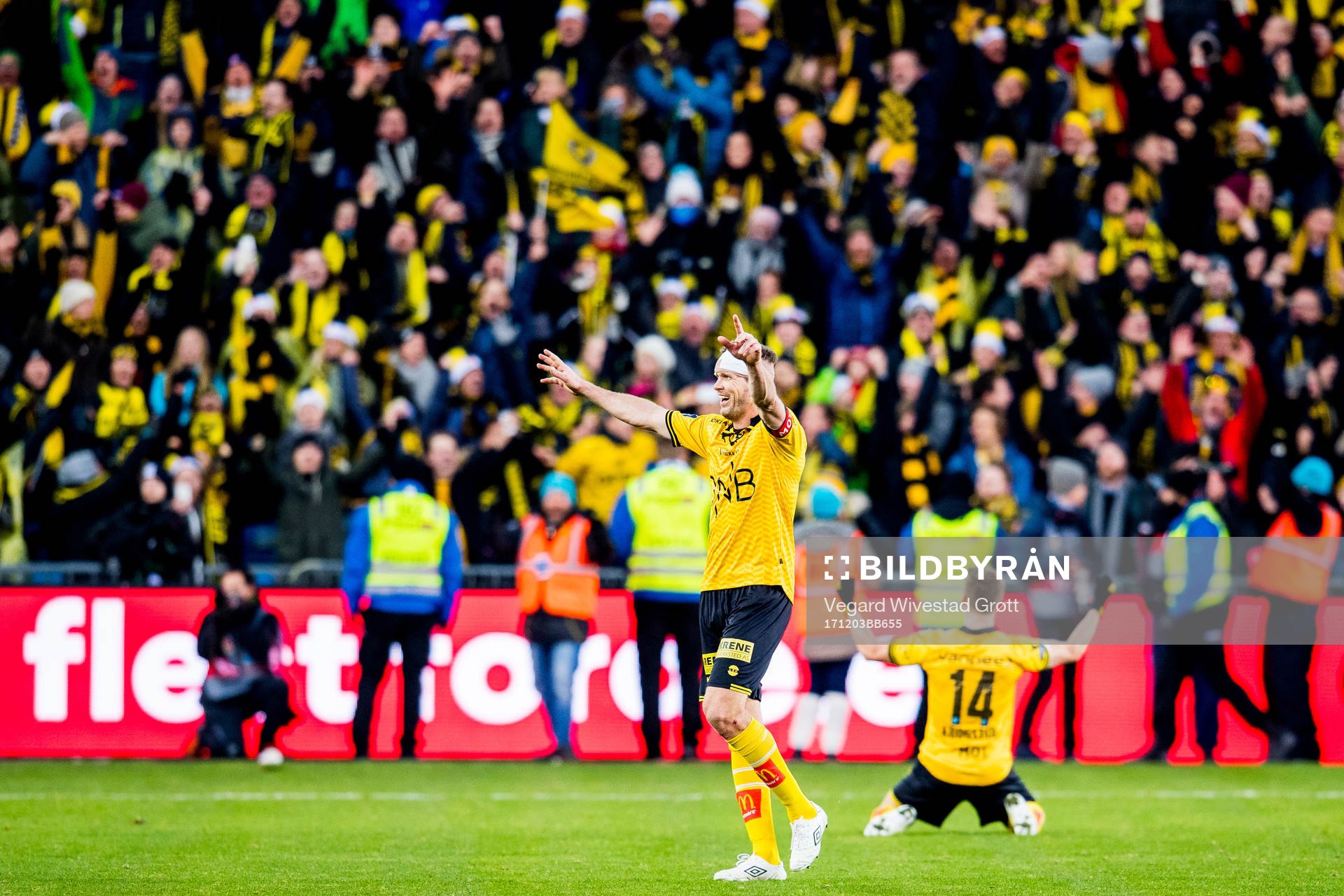 Frode Kippe of Lillestrøm celebrates at the final whistle winning the cup final match between Lillestrøm and Sarpsborg 08 on December 3, 2017 in Oslo.