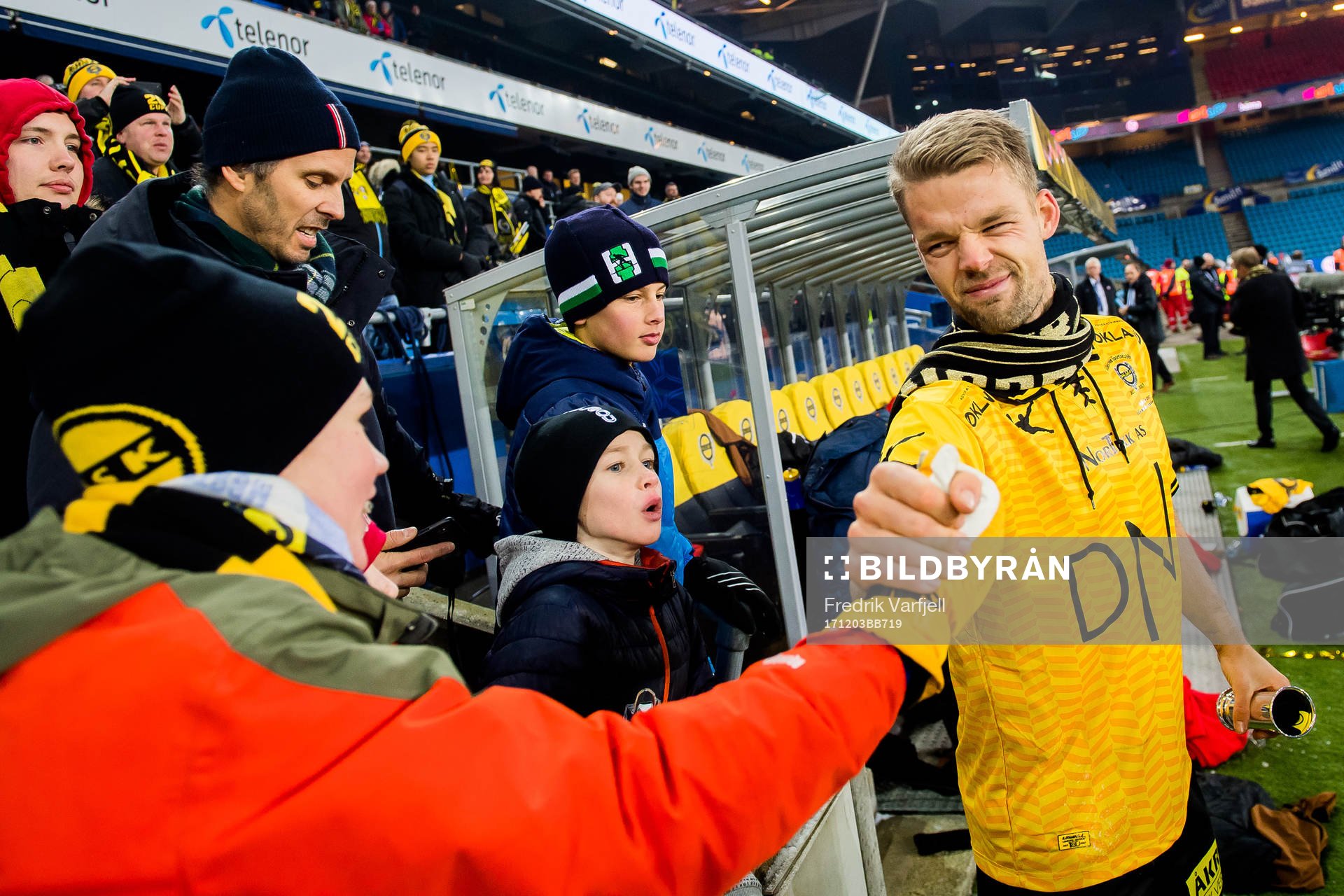 Mats Haakenstad of Lillestrøm celebrates with the fans