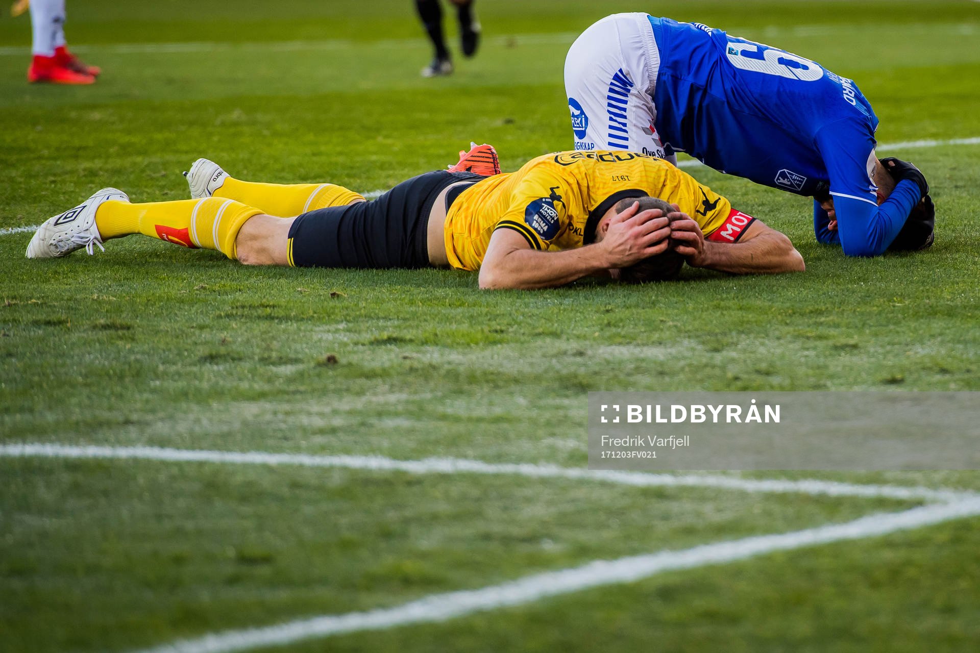 Frode Kippe of Lillestrøm and Patrick Mortensen of