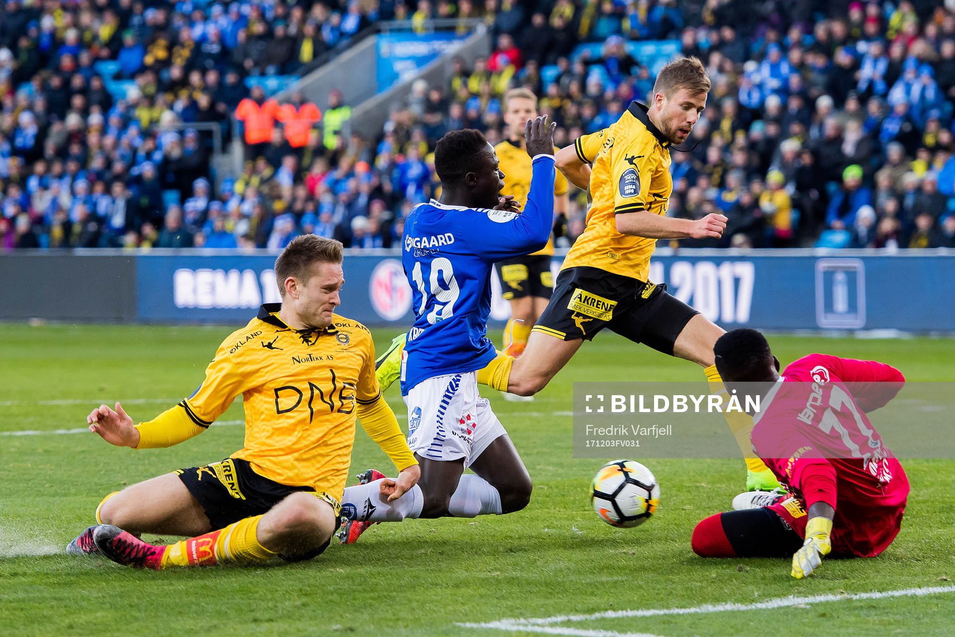 Marius Amundsen of Lillestrøm, Krepin Diatta of Sarpsborg