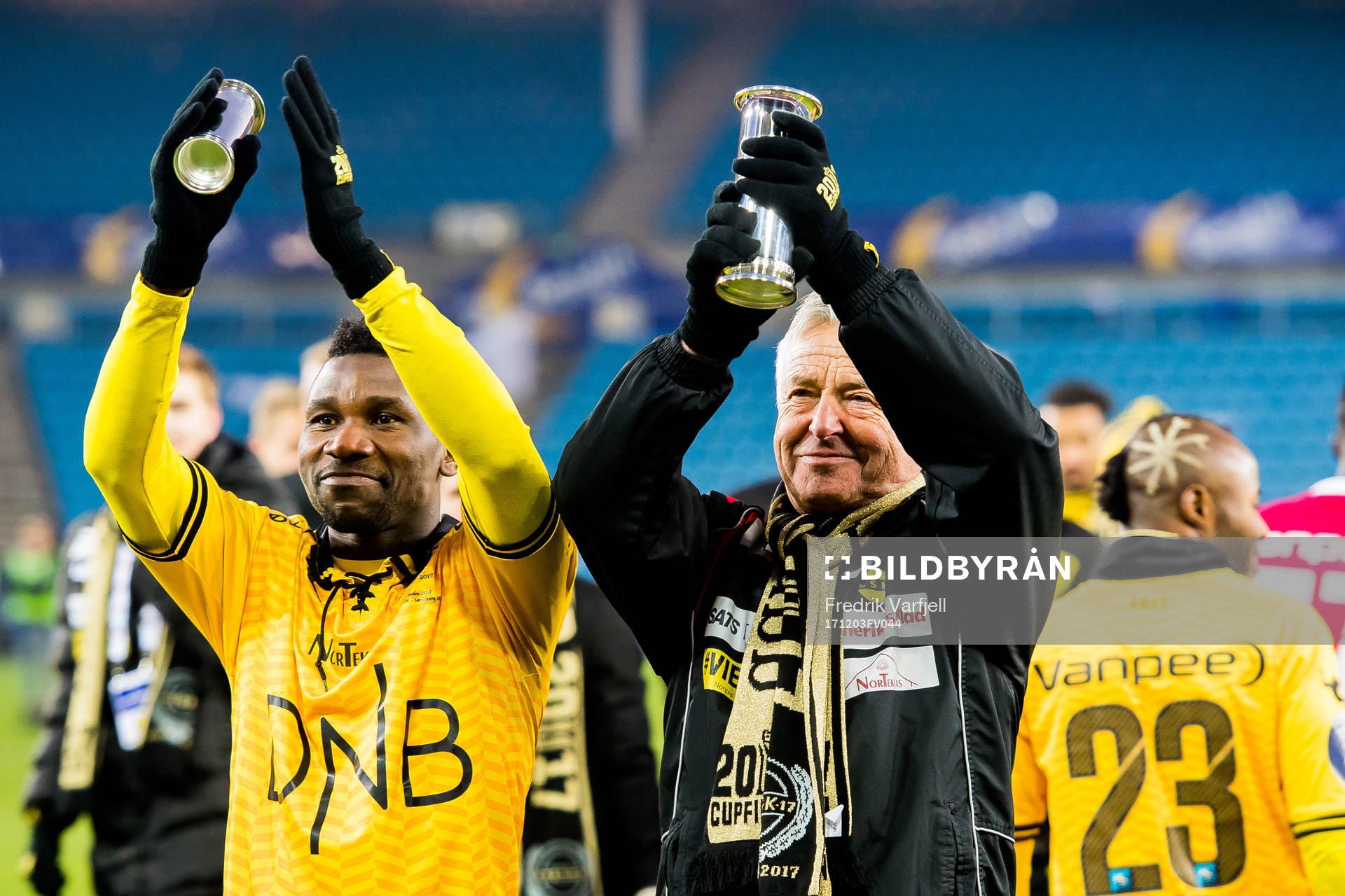 Ifeanyi Mathew of Lillestrøm and Arne Erlandsen, head
