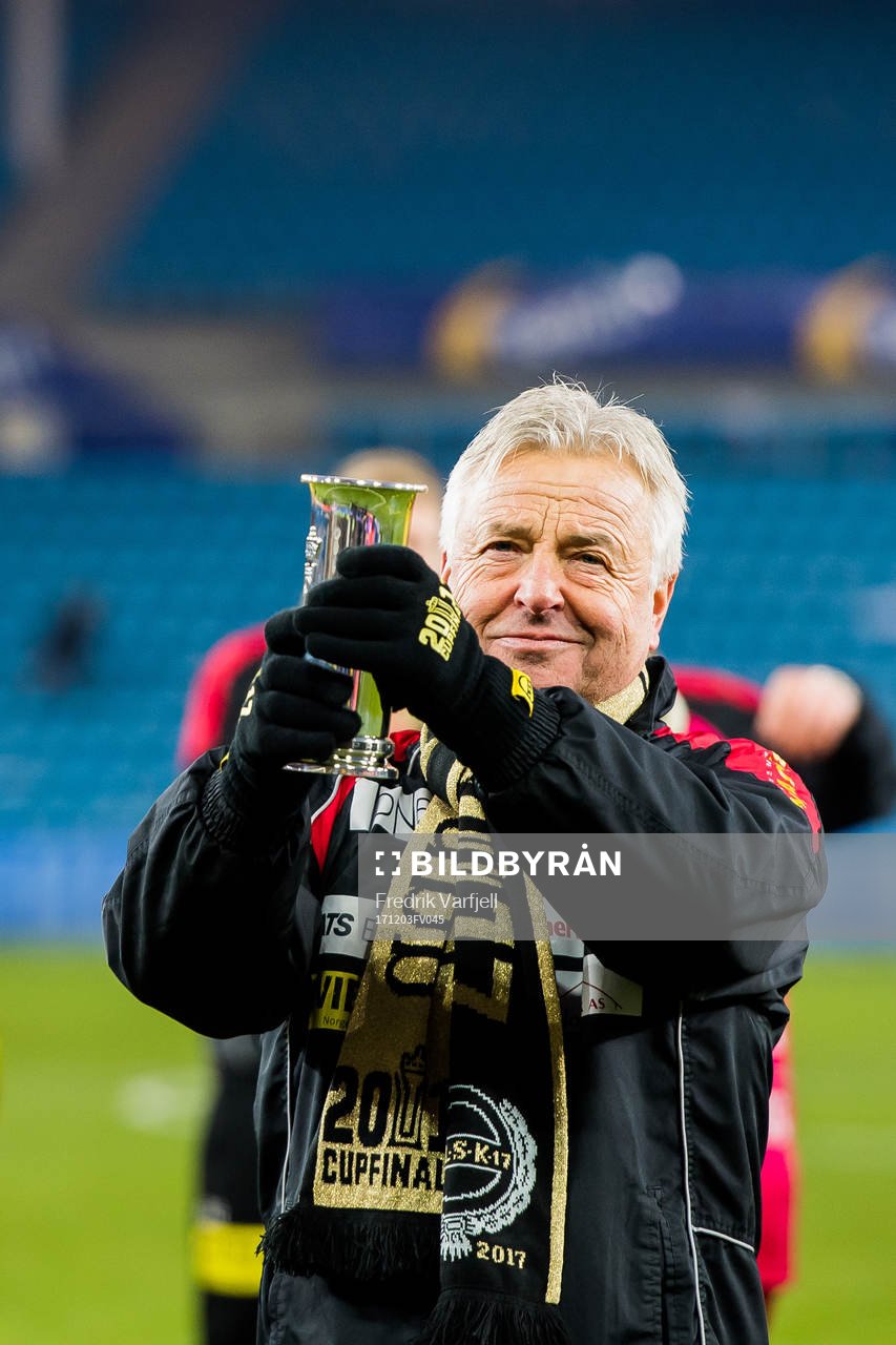 Arne Erlandsen, head coach of Lillestrøm, celebrates