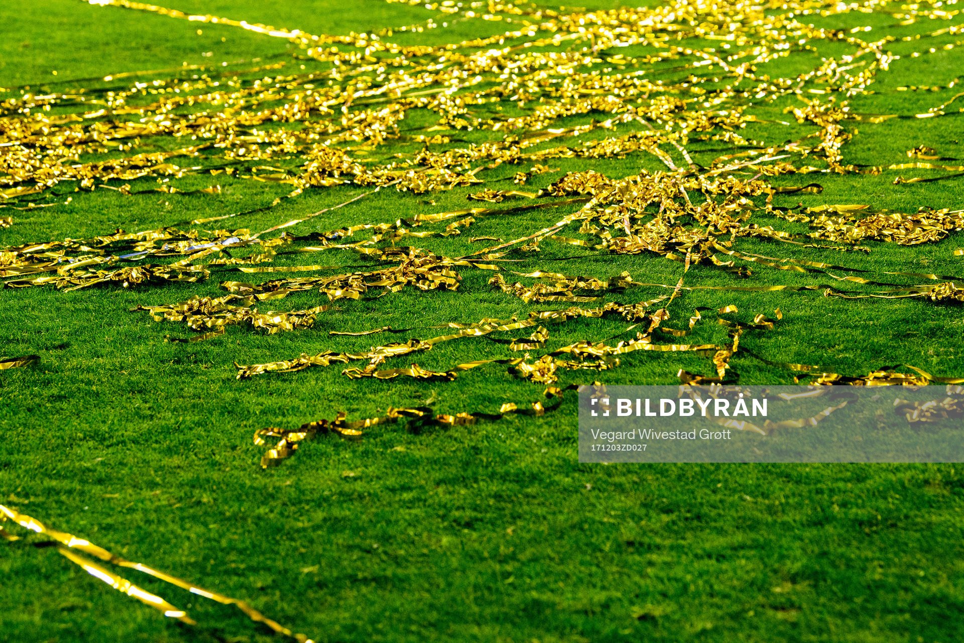 Golden confetti