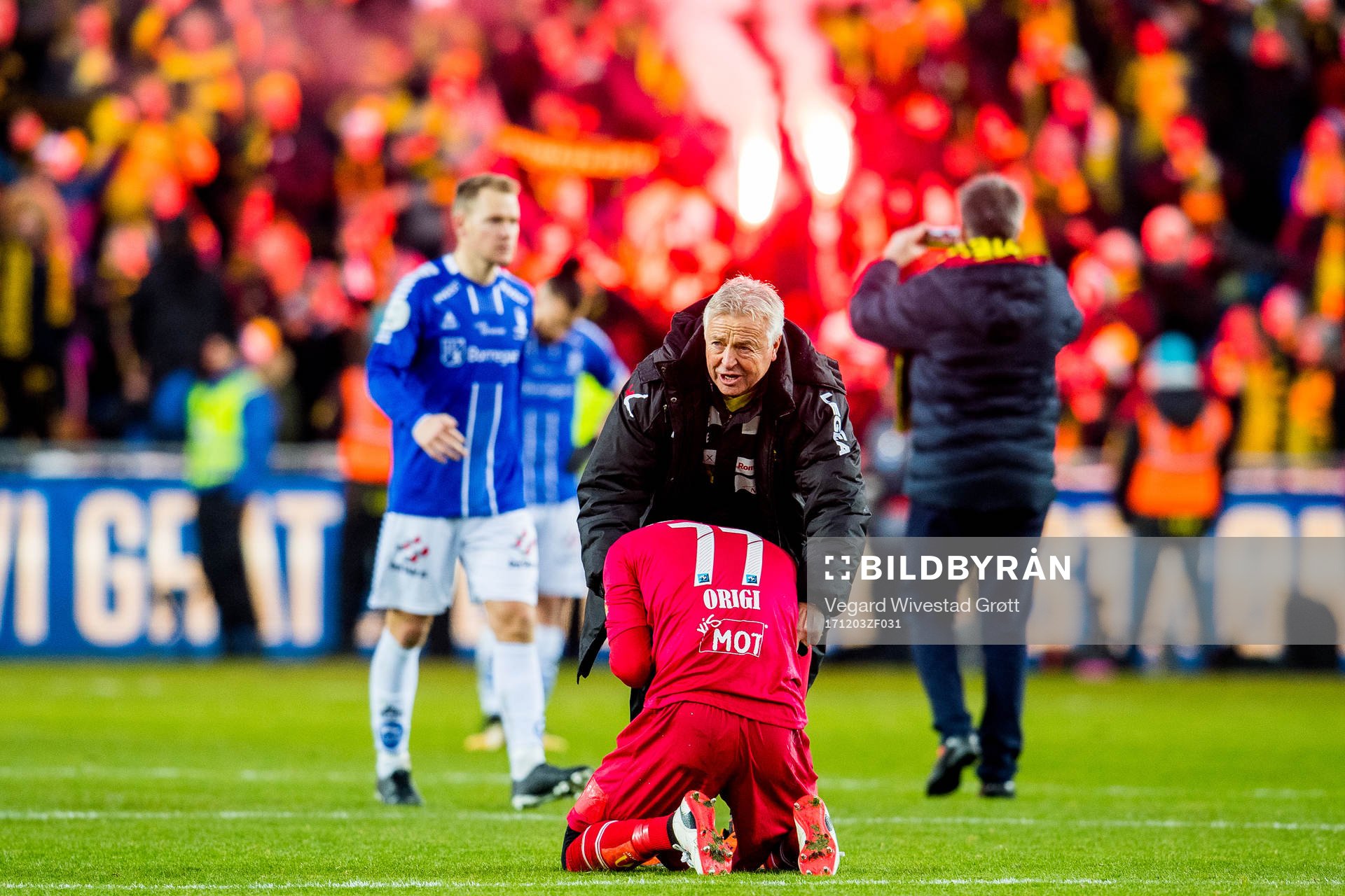 Arne Erlandsen, head coach, and goalkeeper Arnold Origi of