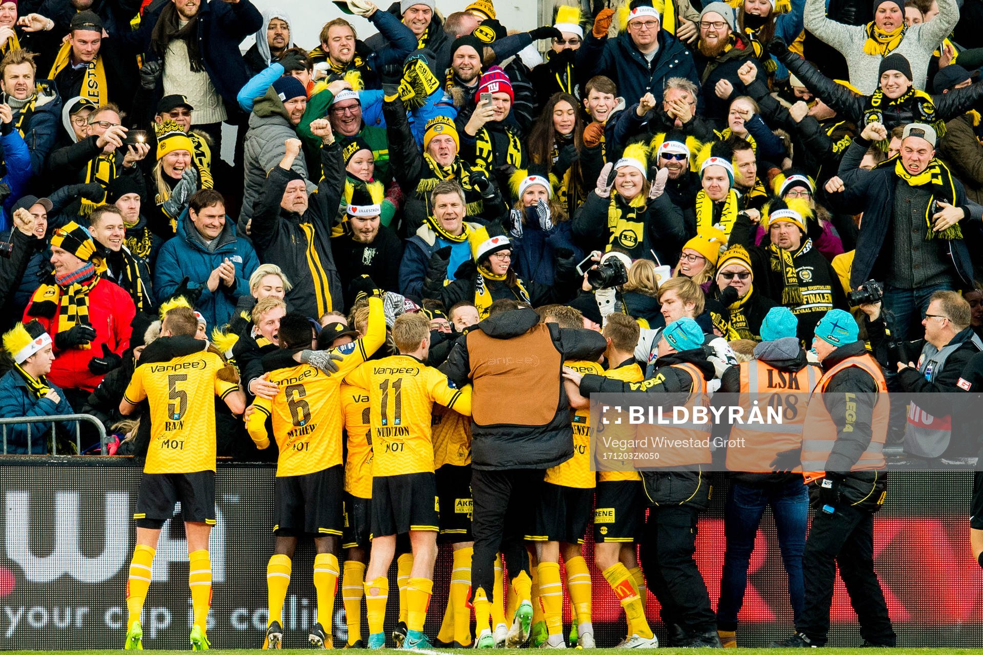 Players of Lillestrøm celebrate in front of their fans