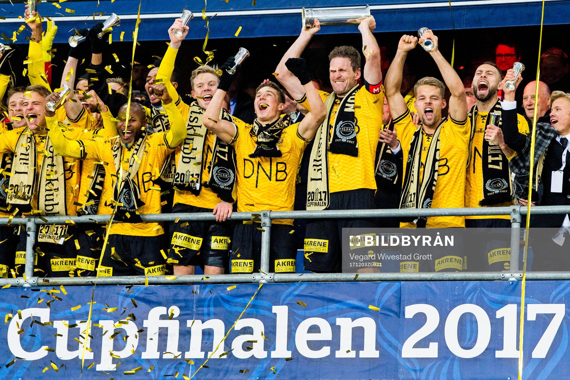Frode Kippe of Lillestrøm lifts the cup trophy