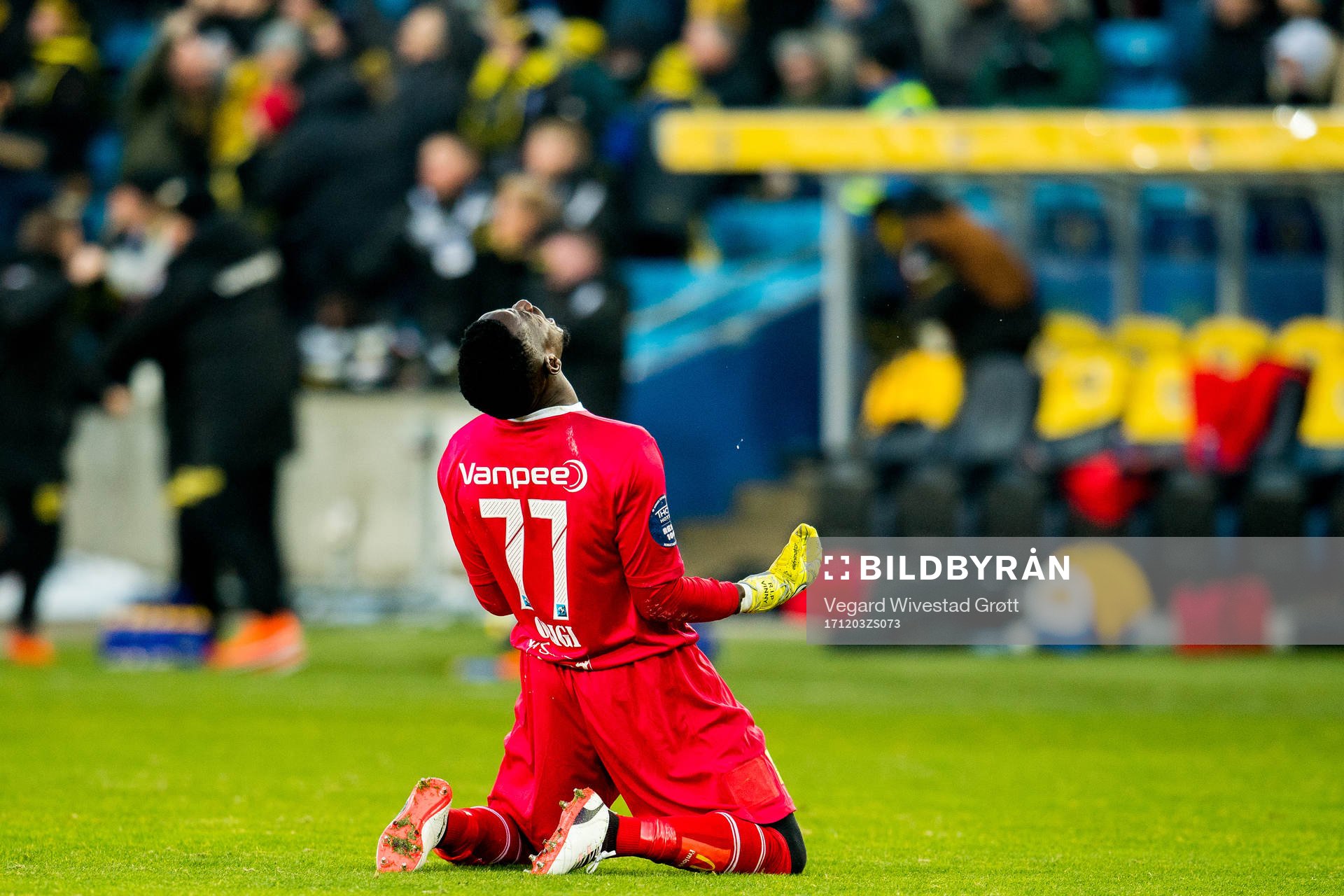 Goalkeeper Arnold Origi of Lillestrøm celebrates after his side scoring 3-2 during the cup final match between Lillestrøm and Sarpsborg 08 on December 3, 2017 in Oslo.