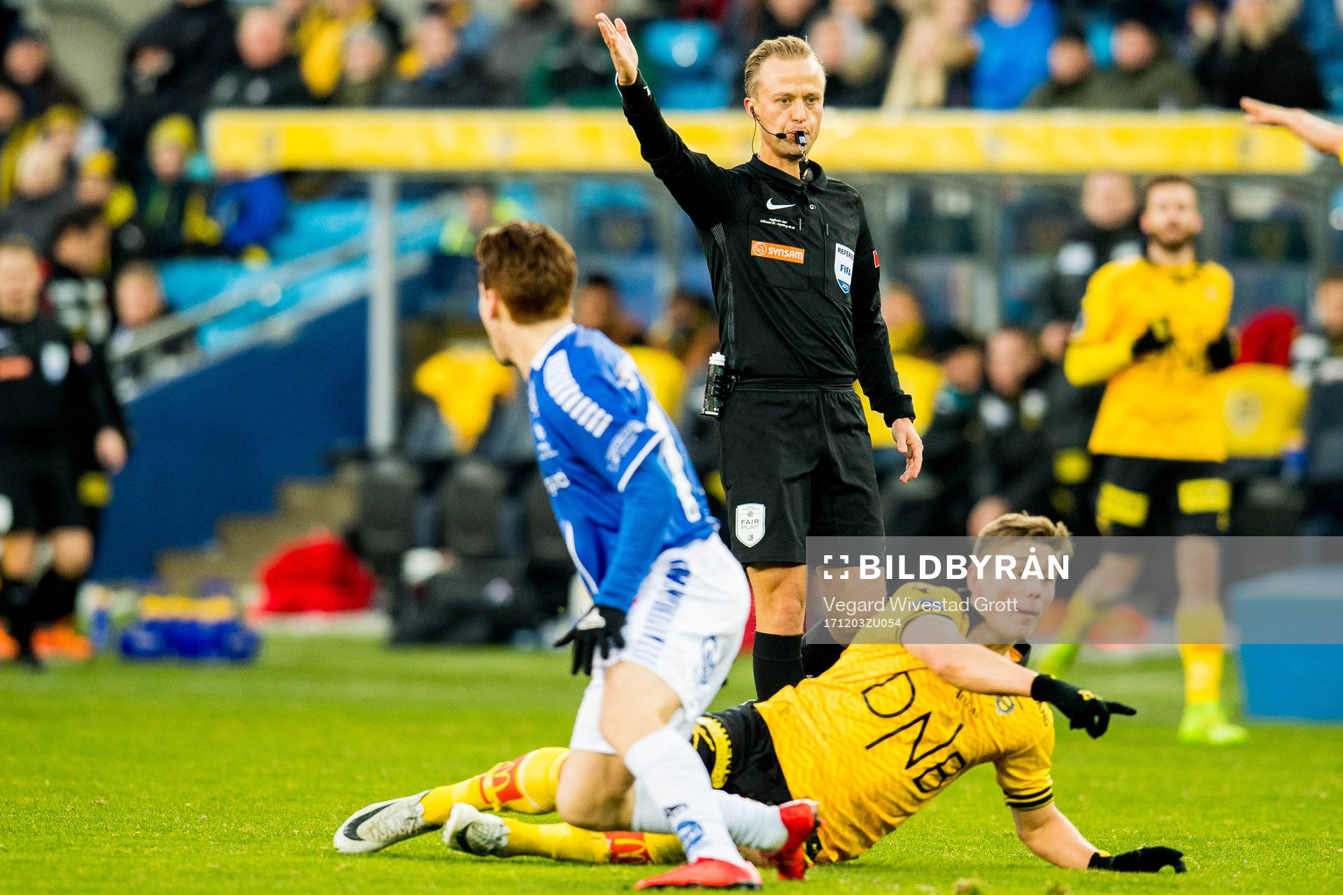 Referee Ola Hobber Nilsen