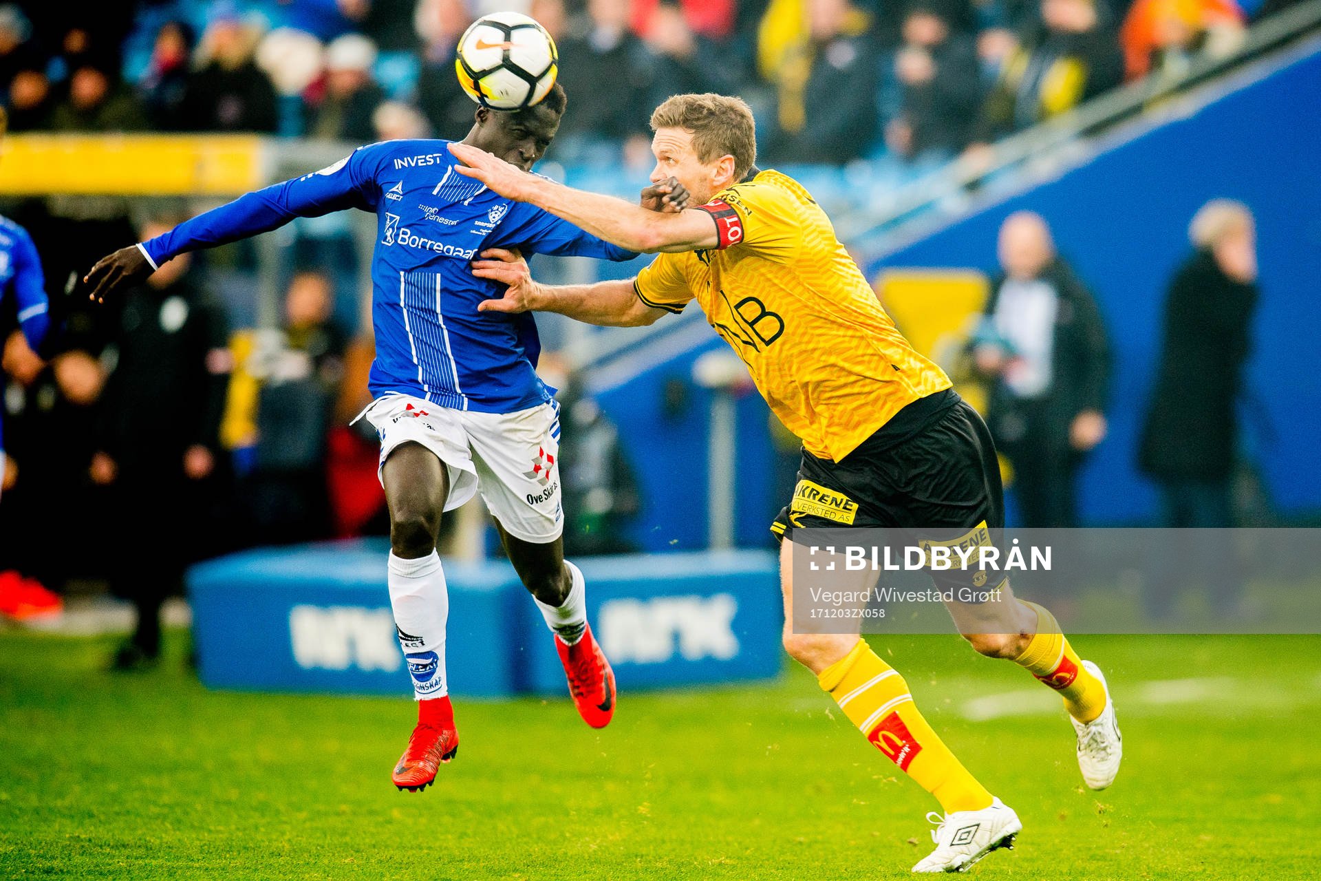 Krepin Diatta of Sarpsborg 08 and Frode Kippe of Lillestrøm
