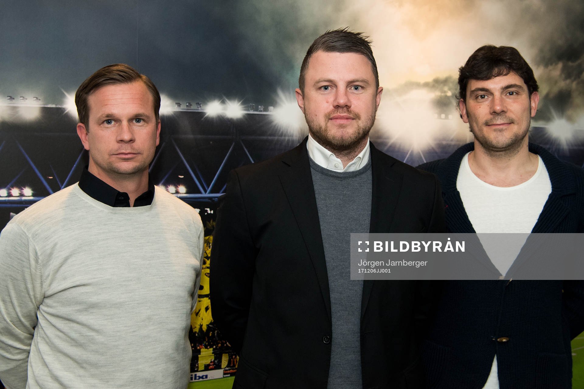 Elfsborgs nya tränartrio Tobias Linderoth, Jimmy Thelin och Miguel Angel Beas Martinez poserar för fotografering under IF Elfsborgs presskonferensen den 6 december 2017 i Borås.