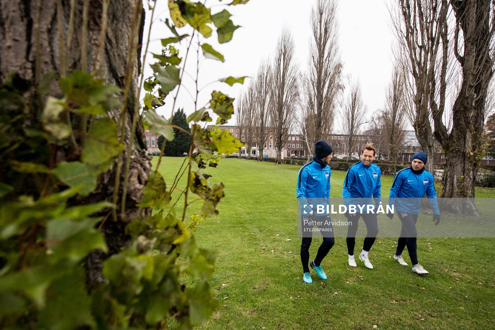 Hertha Berlins Fabian Lustenberger, Julian Schieber och Alexander Esswein inför en träning inför Europa League den 6 december 2017 i Berlin.