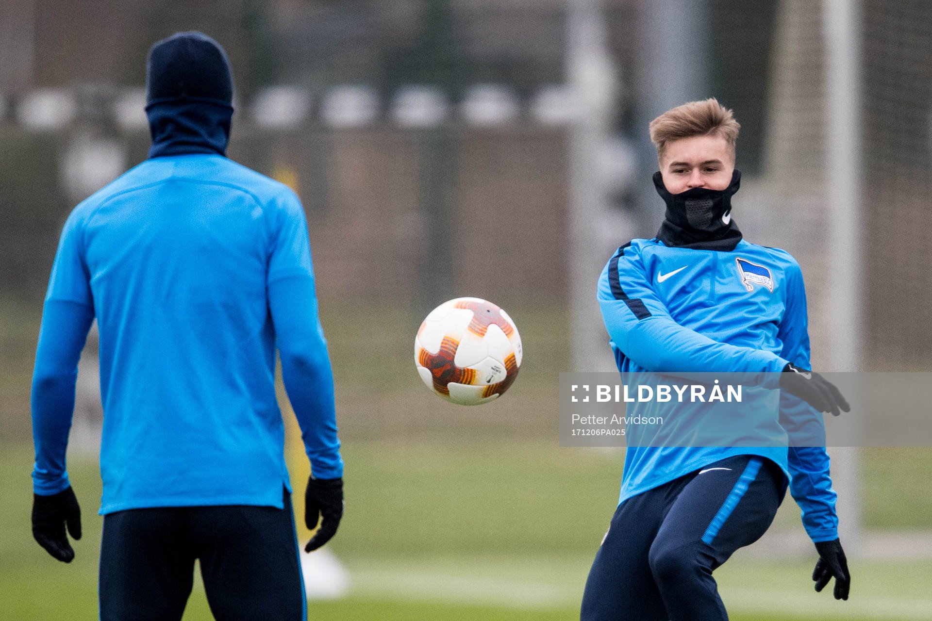 Hertha Berlins Maximilian Mittelstädt under en träning inför Europa League den 6 december 2017 i Berlin.