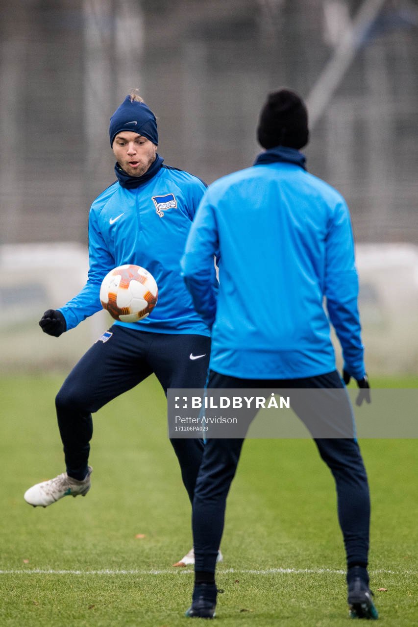 Hertha Berlins Alexander Esswein under en träning inför Europa League den 6 december 2017 i Berlin.