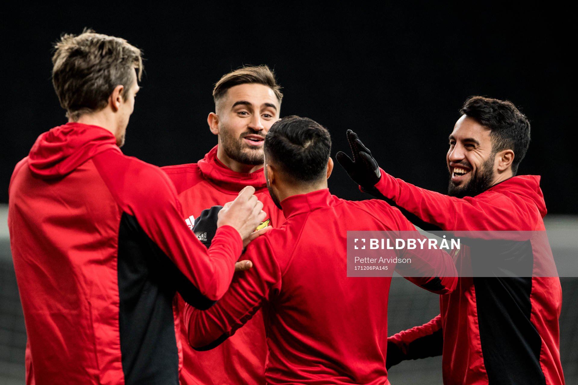 Östersunds Sotirios Papagiannopoulus och Brwa Nouri skojar
