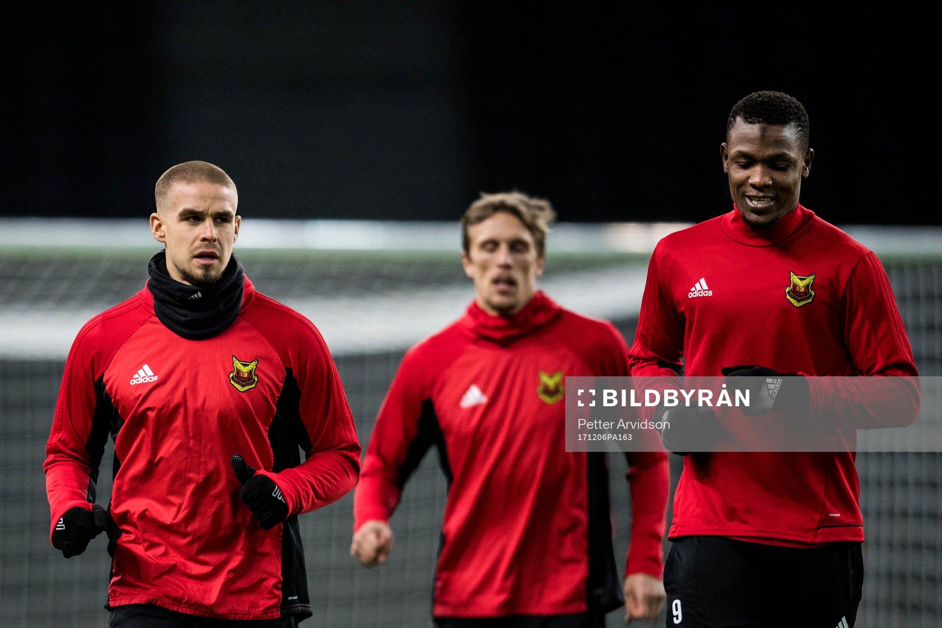 Östersunds Douglas Bergqvist och Salisu Abdullahi Gero