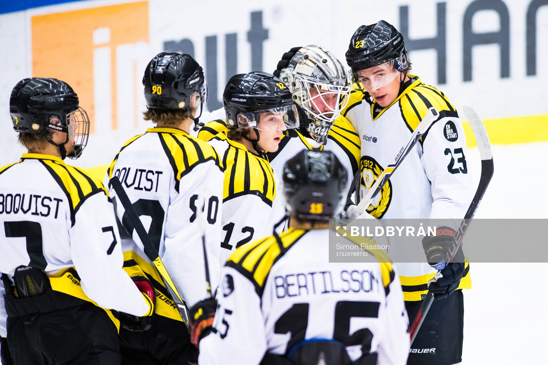 Brynäs Lucas Carlsson och Samuel Asklöf jublar med