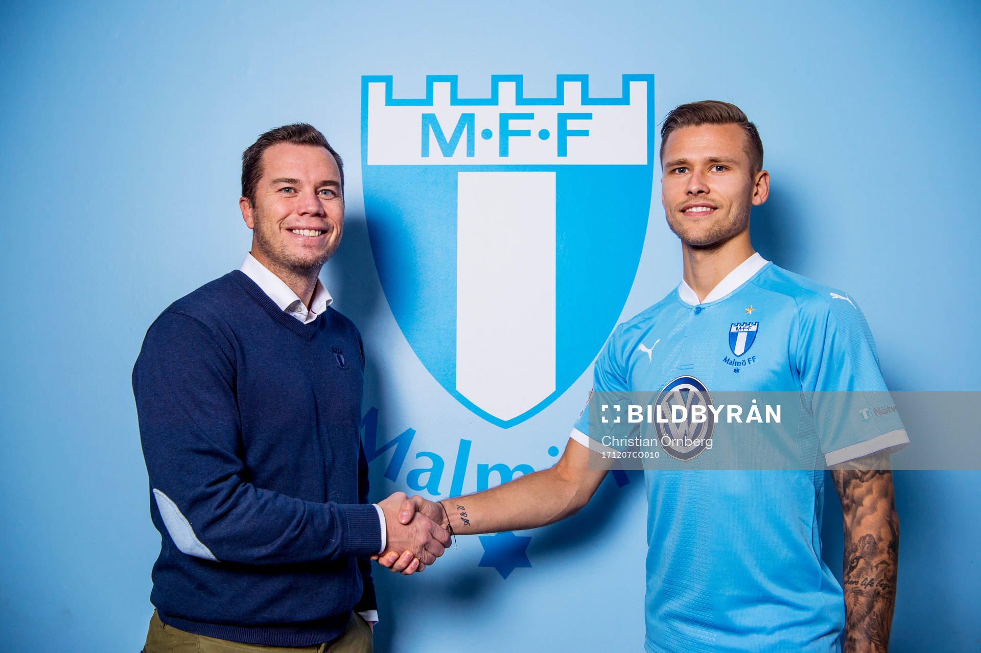 Malmö FF sportchef Daniel Andersson presenterar Arnor