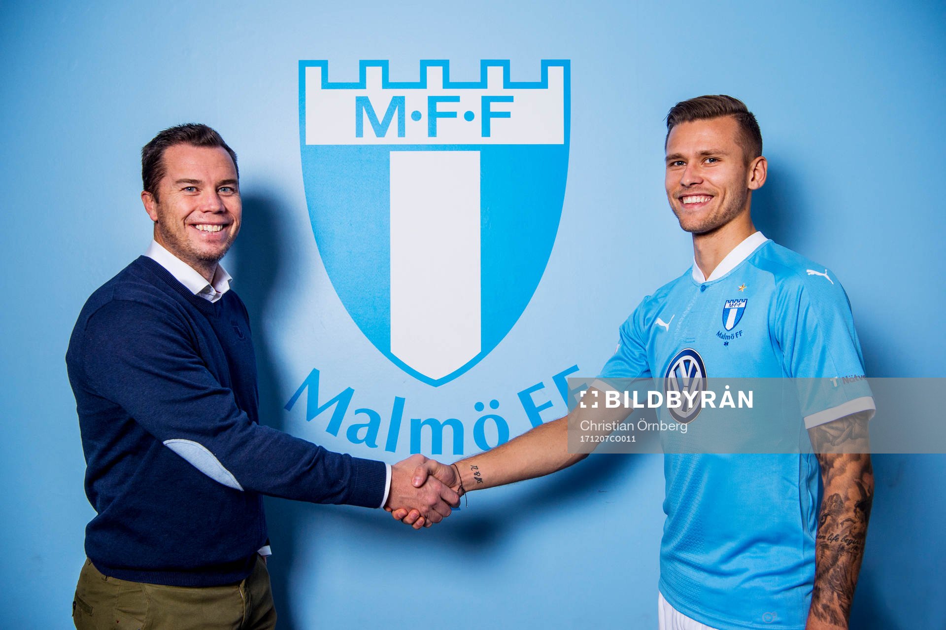 Malmö FF sportchef Daniel Andersson presenterar Arnor