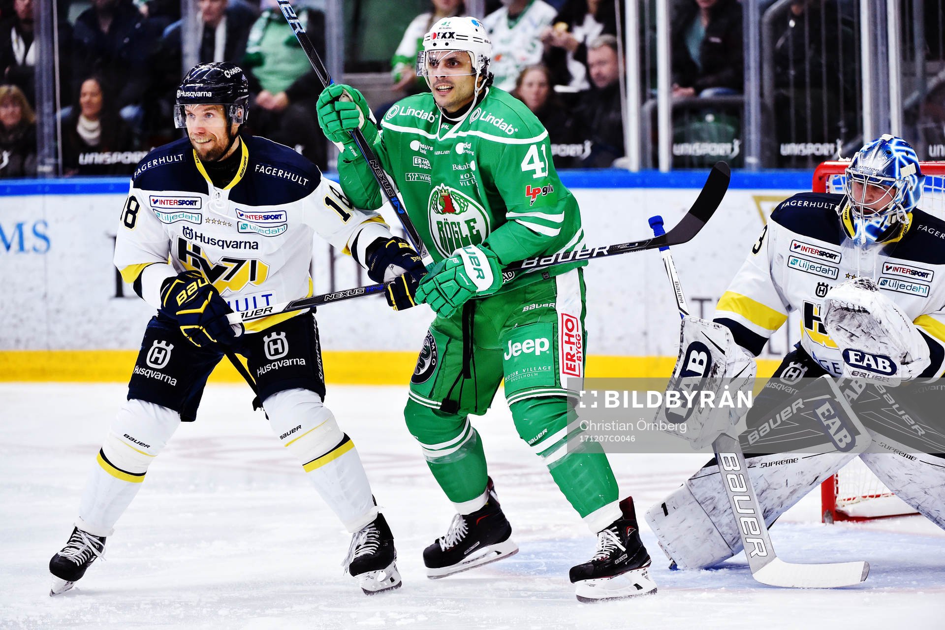 s Topi Jaakola och målvakt Fredrik Pettersson-Wentzel