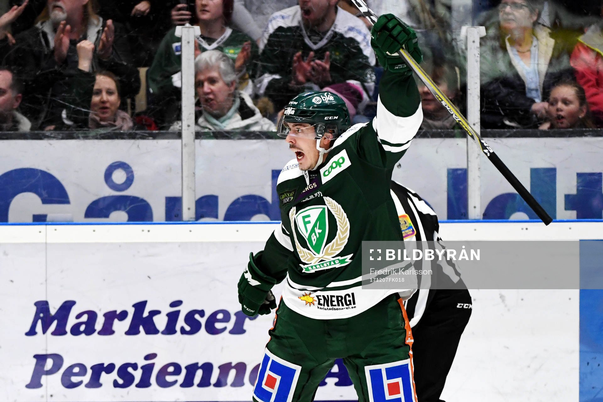 Färjestads Sebastian Erixon jublar