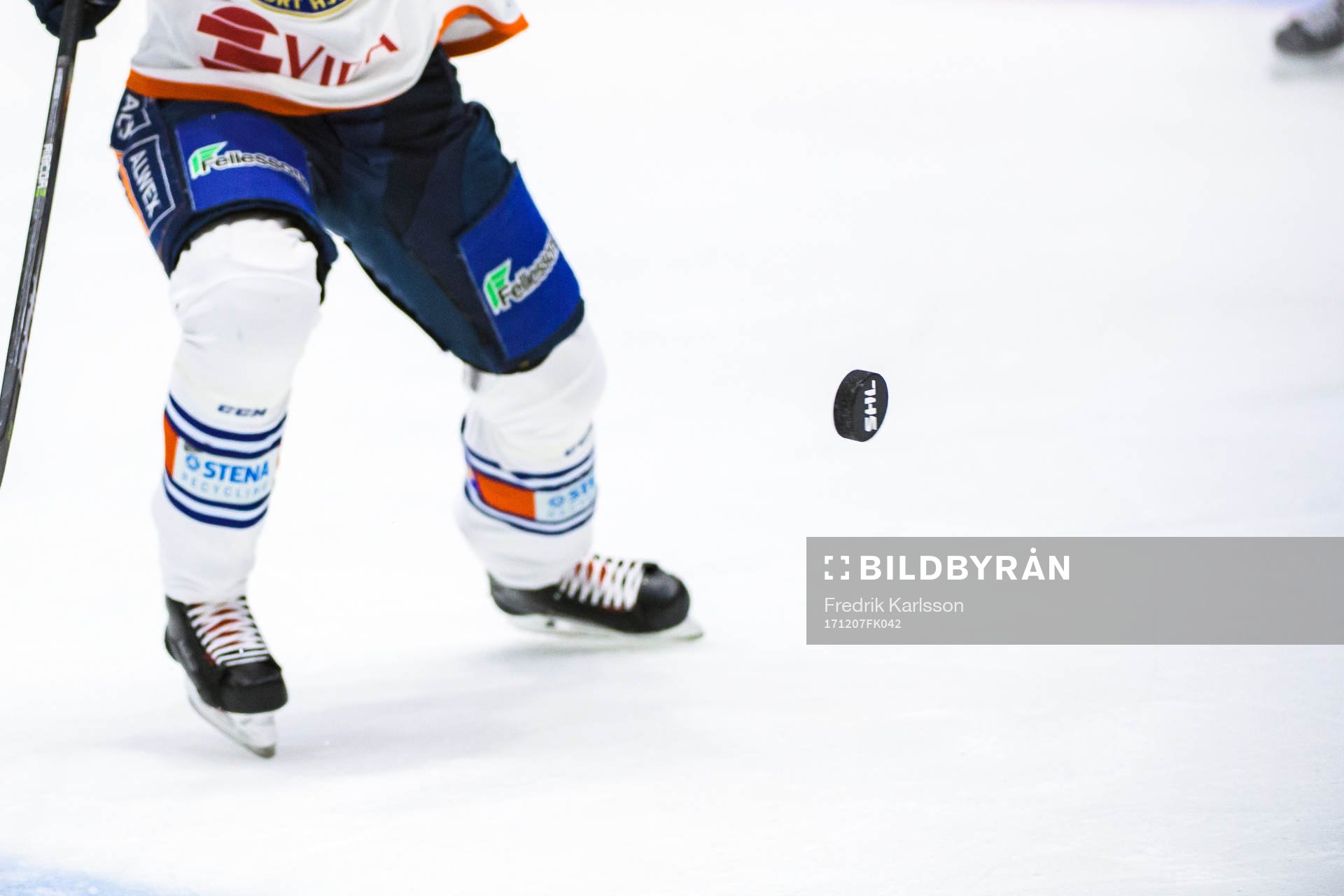 En generell bild över en puck i spel