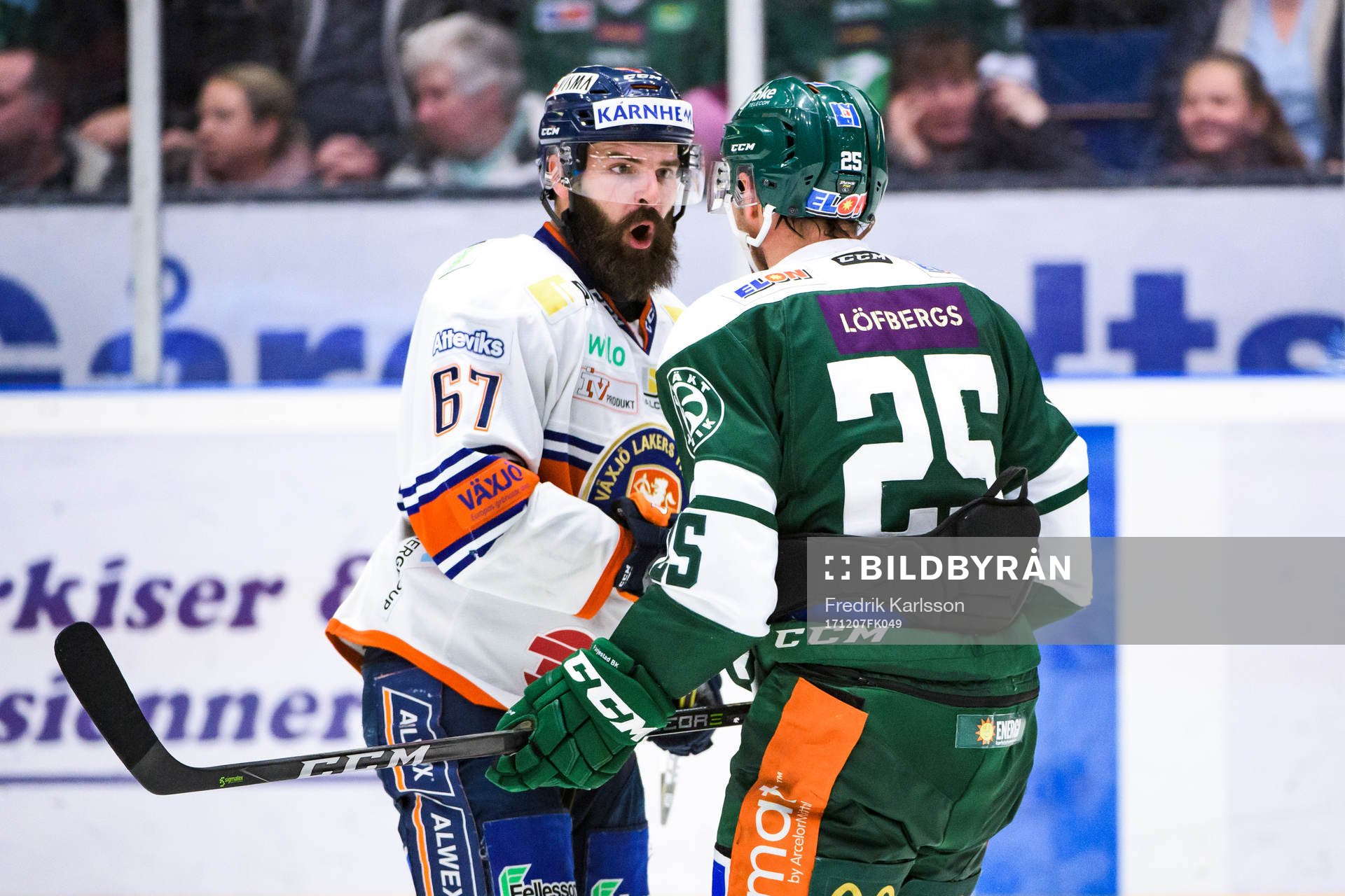 Växjös Linus Fröberg och Färjestads Martin Johansson i