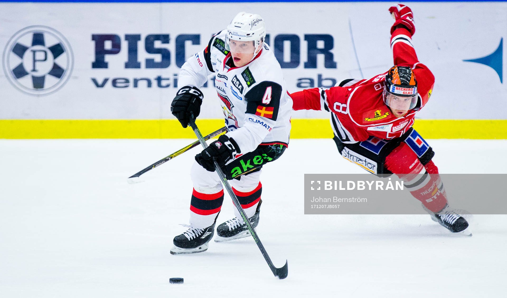 Malmö Redhawks Tuukka Mäntylä och Örebros Tyson Spink