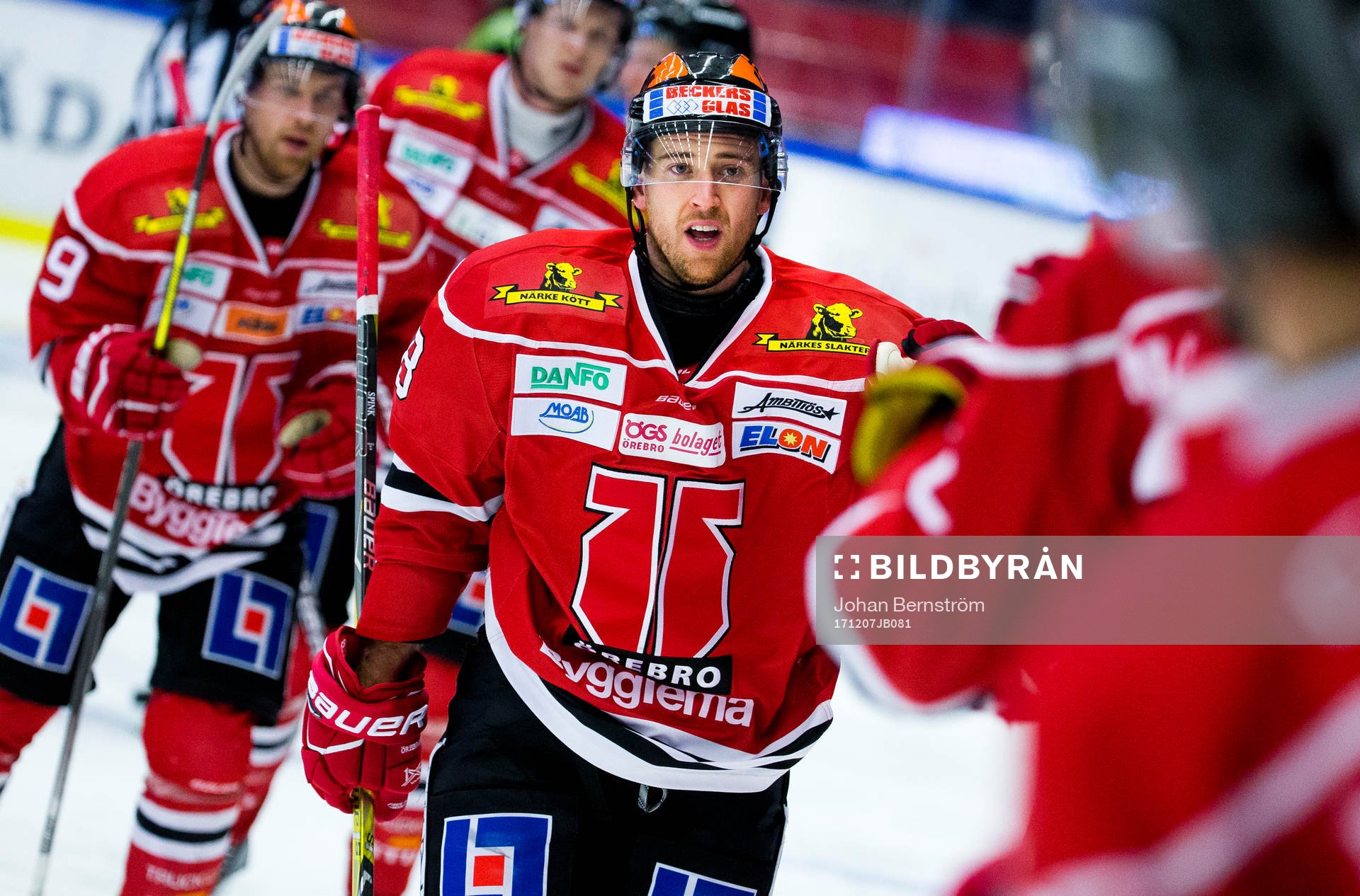 Örebros Tyson Spink jublar 3-2 målet och Örebros Tyson