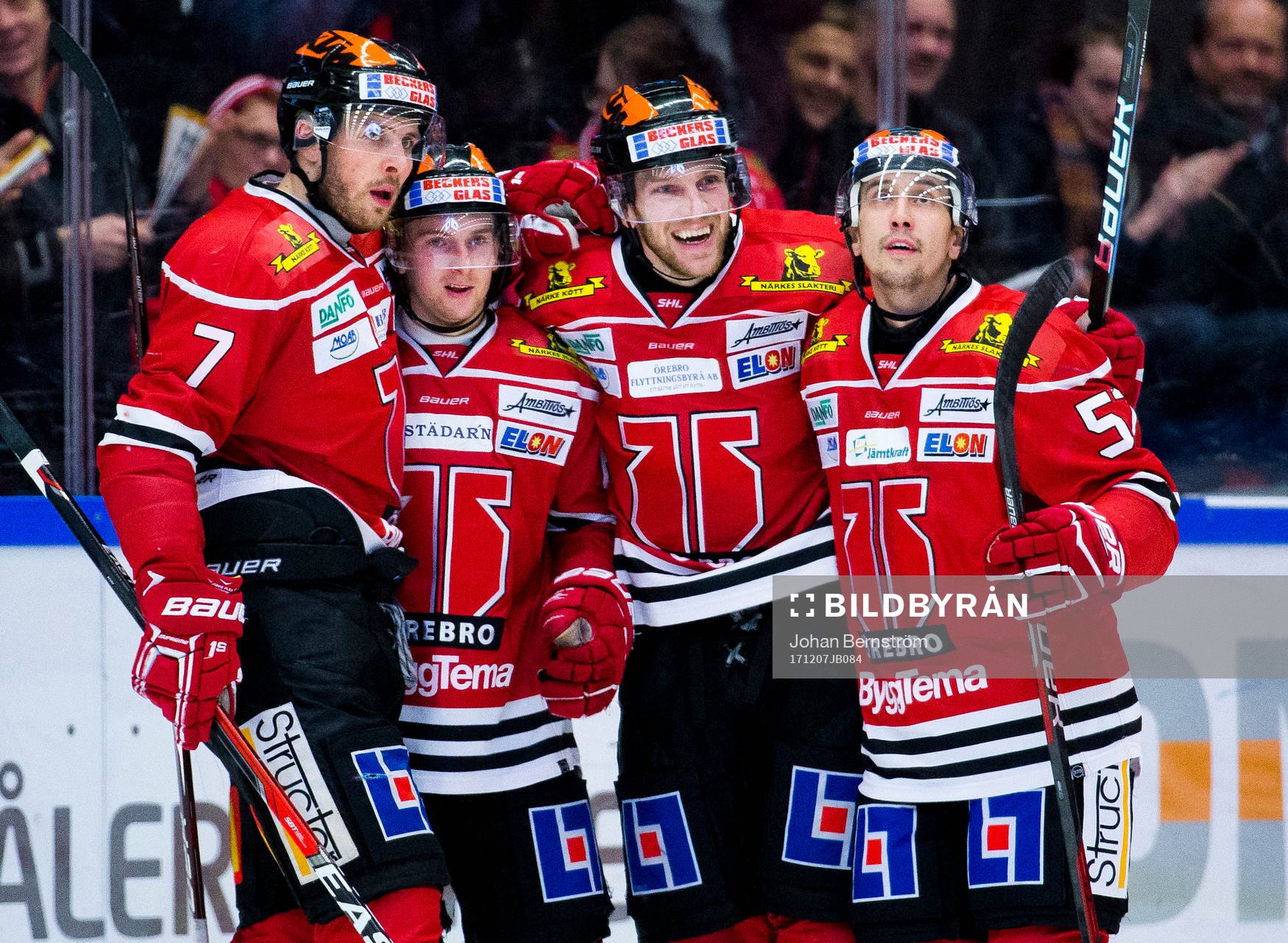 Örebros Sakari Manninen gör 4-3 och jublar med Tom