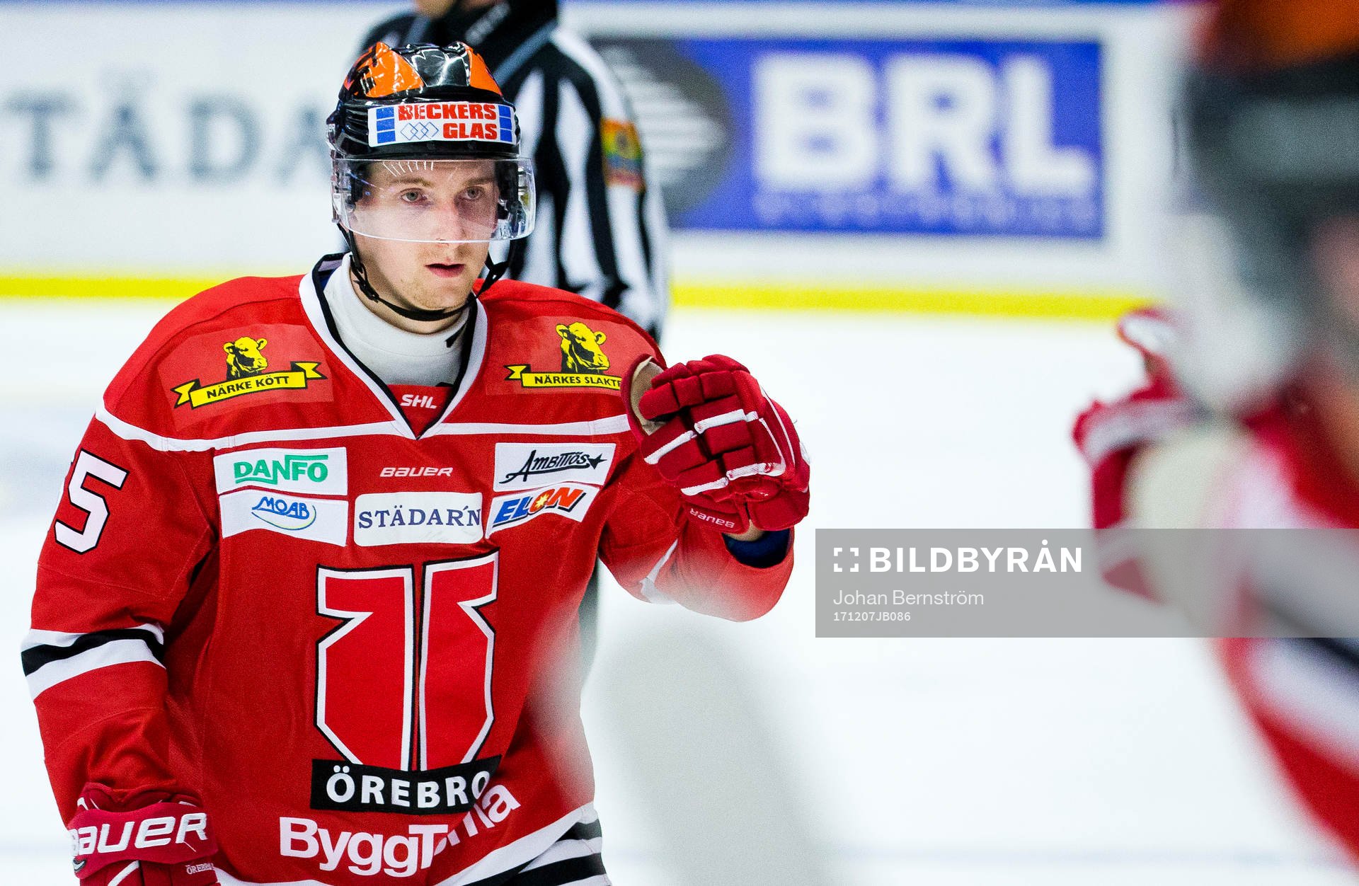 Örebros Sakari Manninen gör 4-3 och jublar