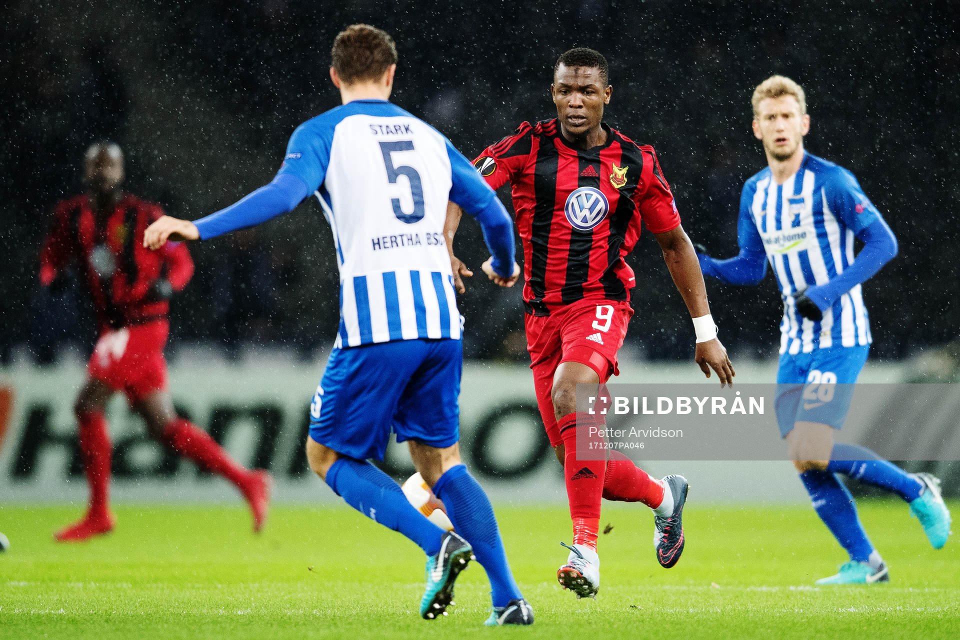 Östersunds Salisu Abdullahi Gero och Hertha Berlins Niklas