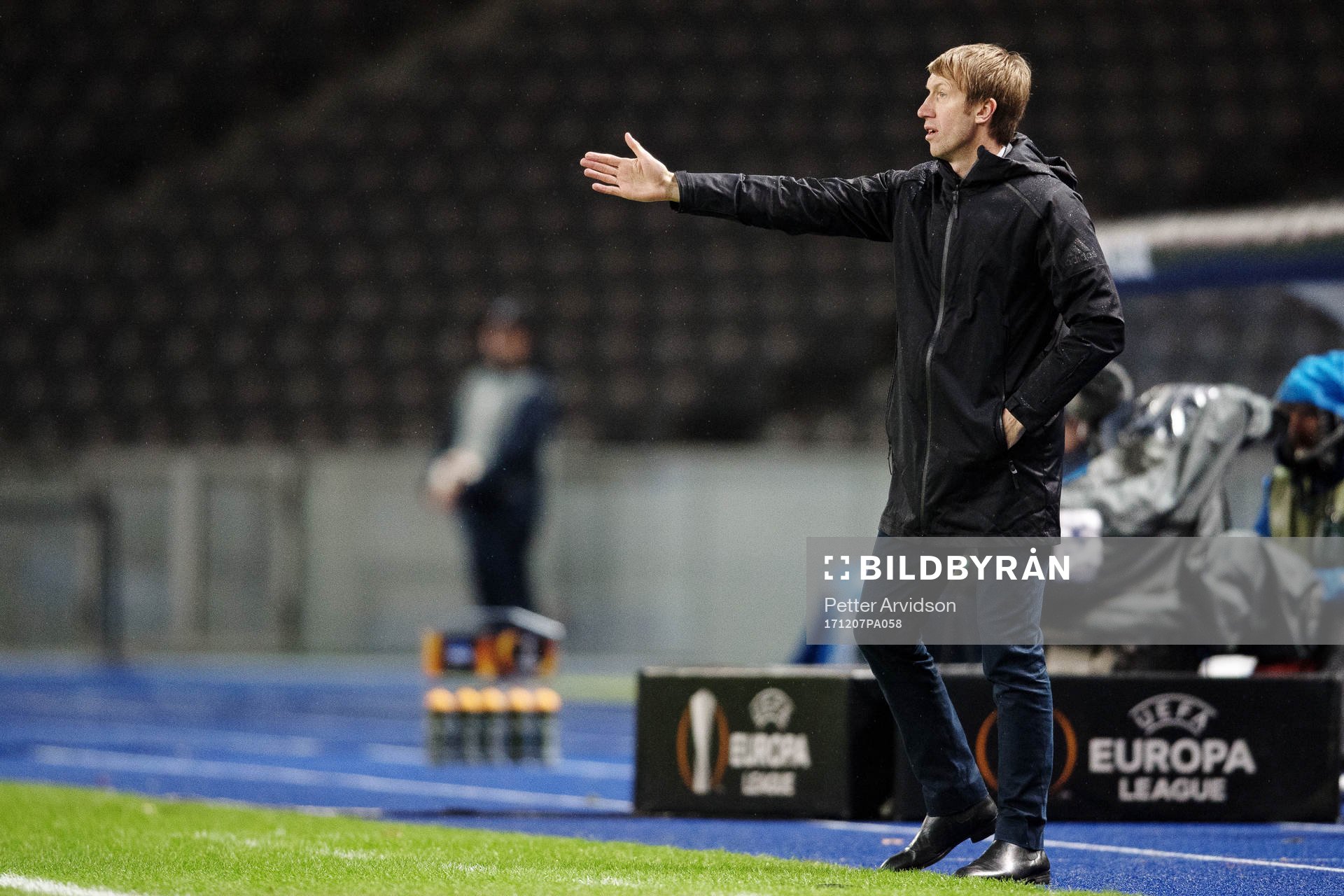 Östersunds tränare Graham Potter gestikulerar