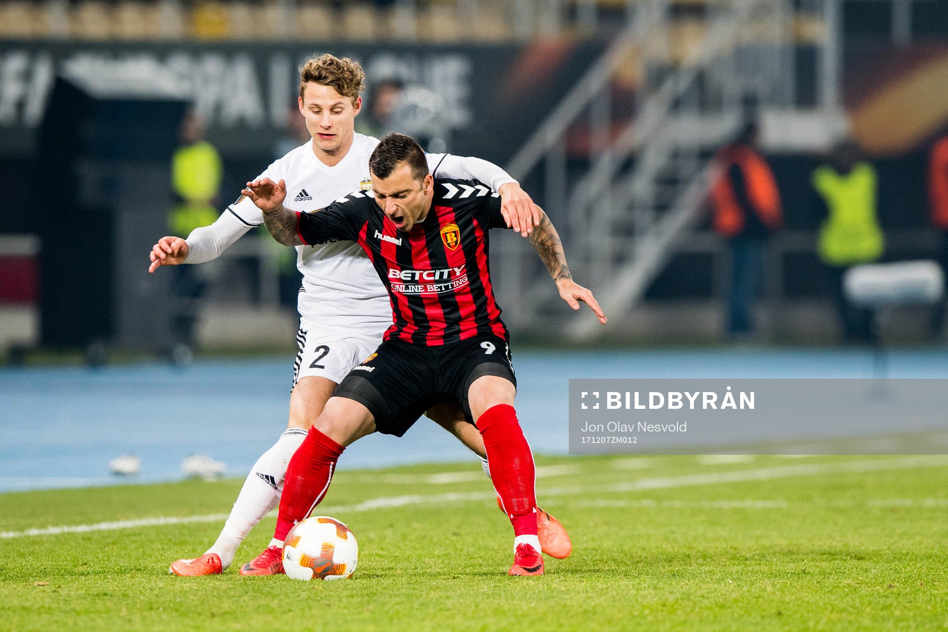 Vegar Eggen Hedenstad of Rosenborg and Dejan Blazevski of